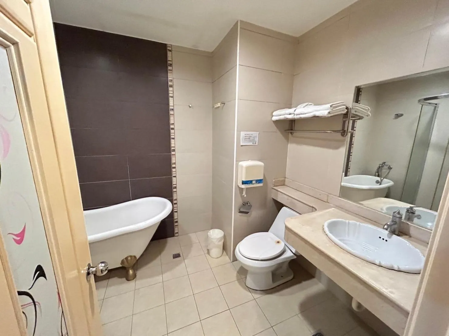 Shower, Bathroom in ACE HOTEL