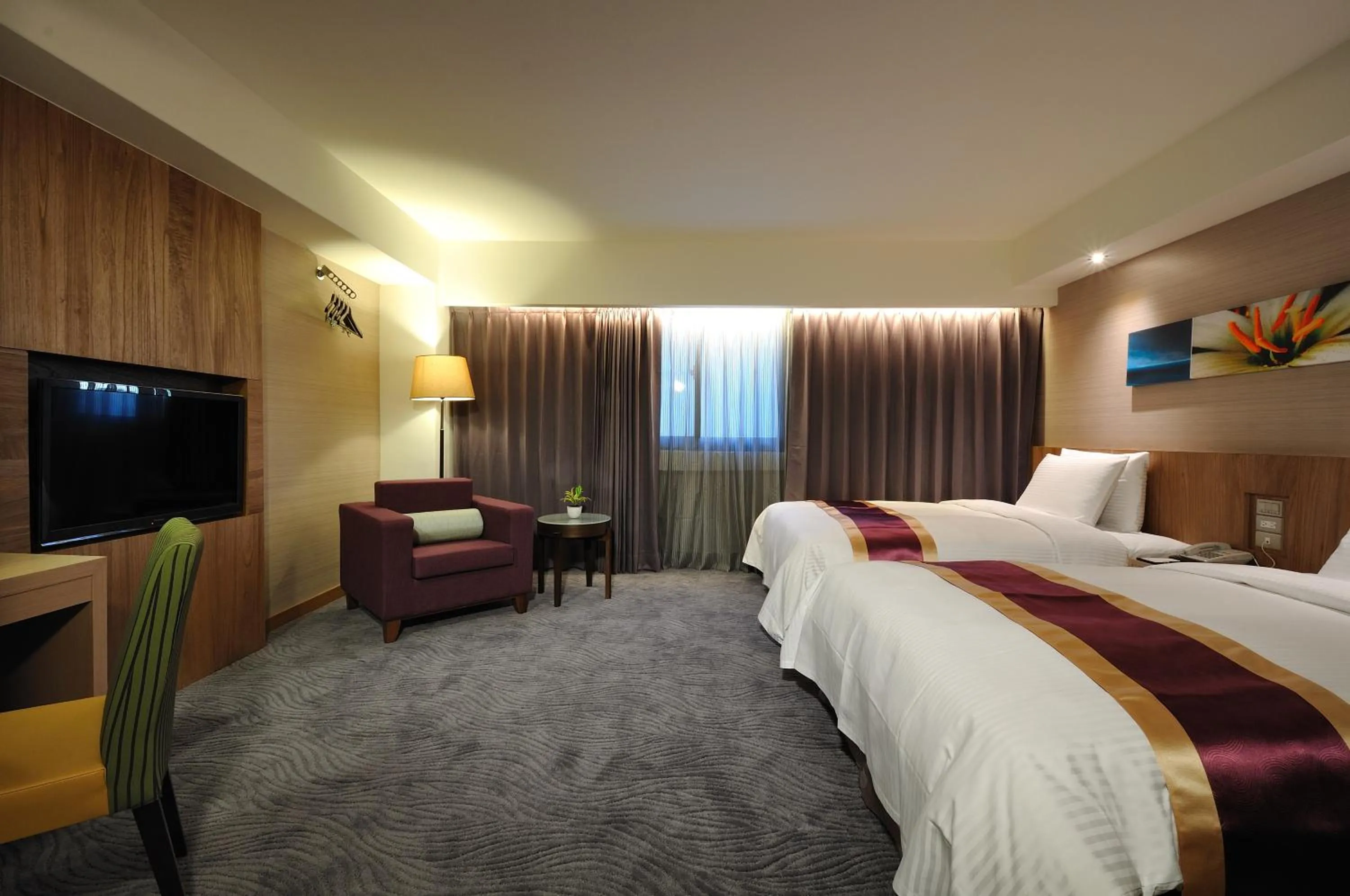 Photo of the whole room, Bed in Hoya Resort Hotel