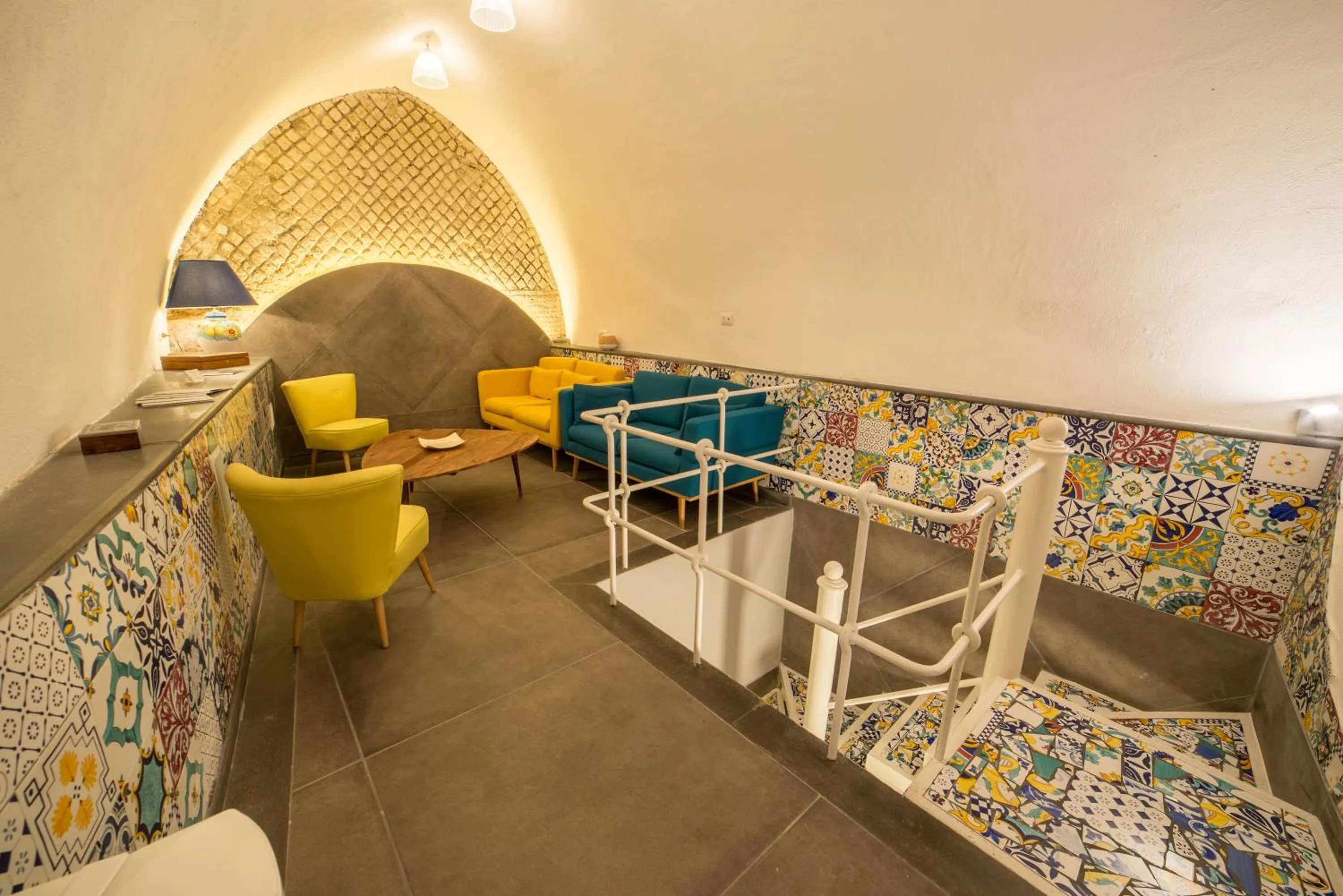 Communal lounge/ TV room, Bed in Airone Hotel