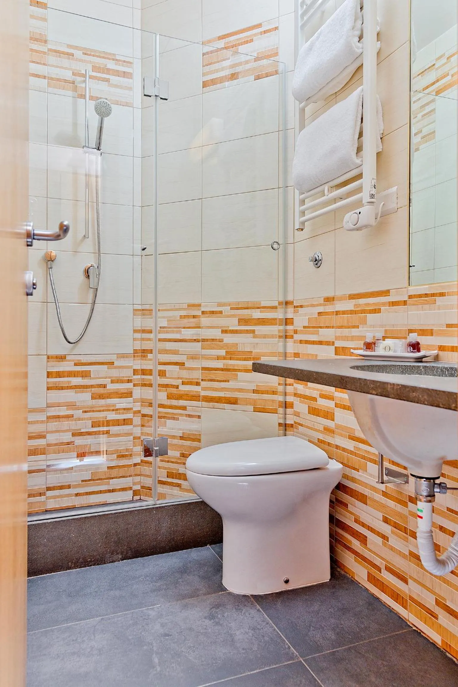 Bathroom in Airone Hotel