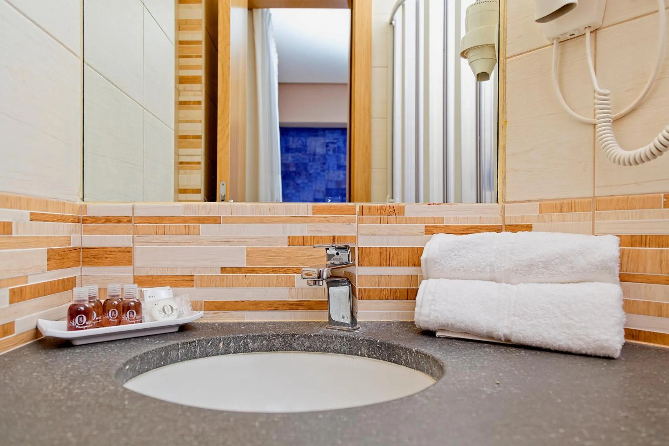 Bathroom in Airone Hotel