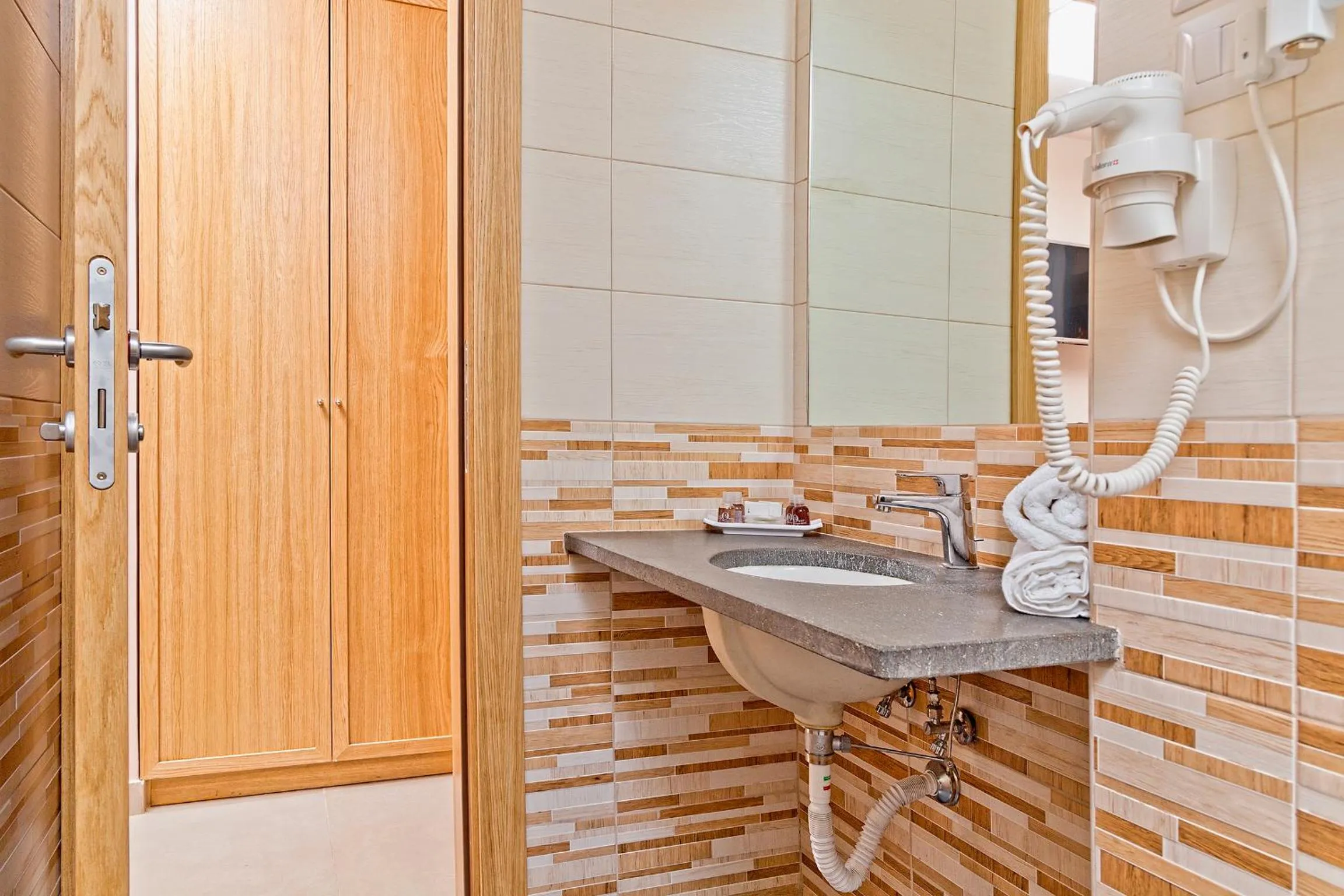 Toilet in Airone Hotel