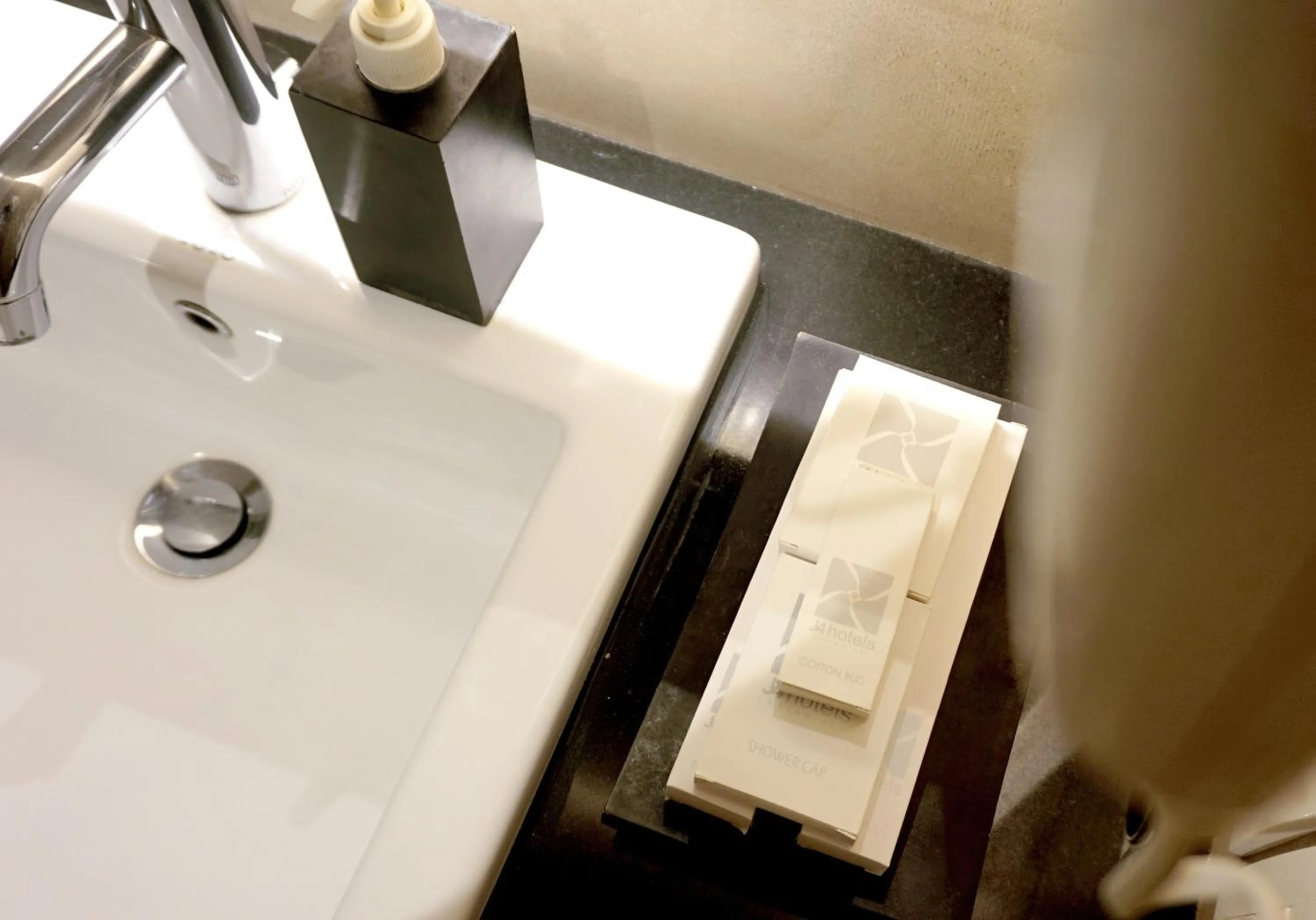 Bathroom in J4 Hotels Legian