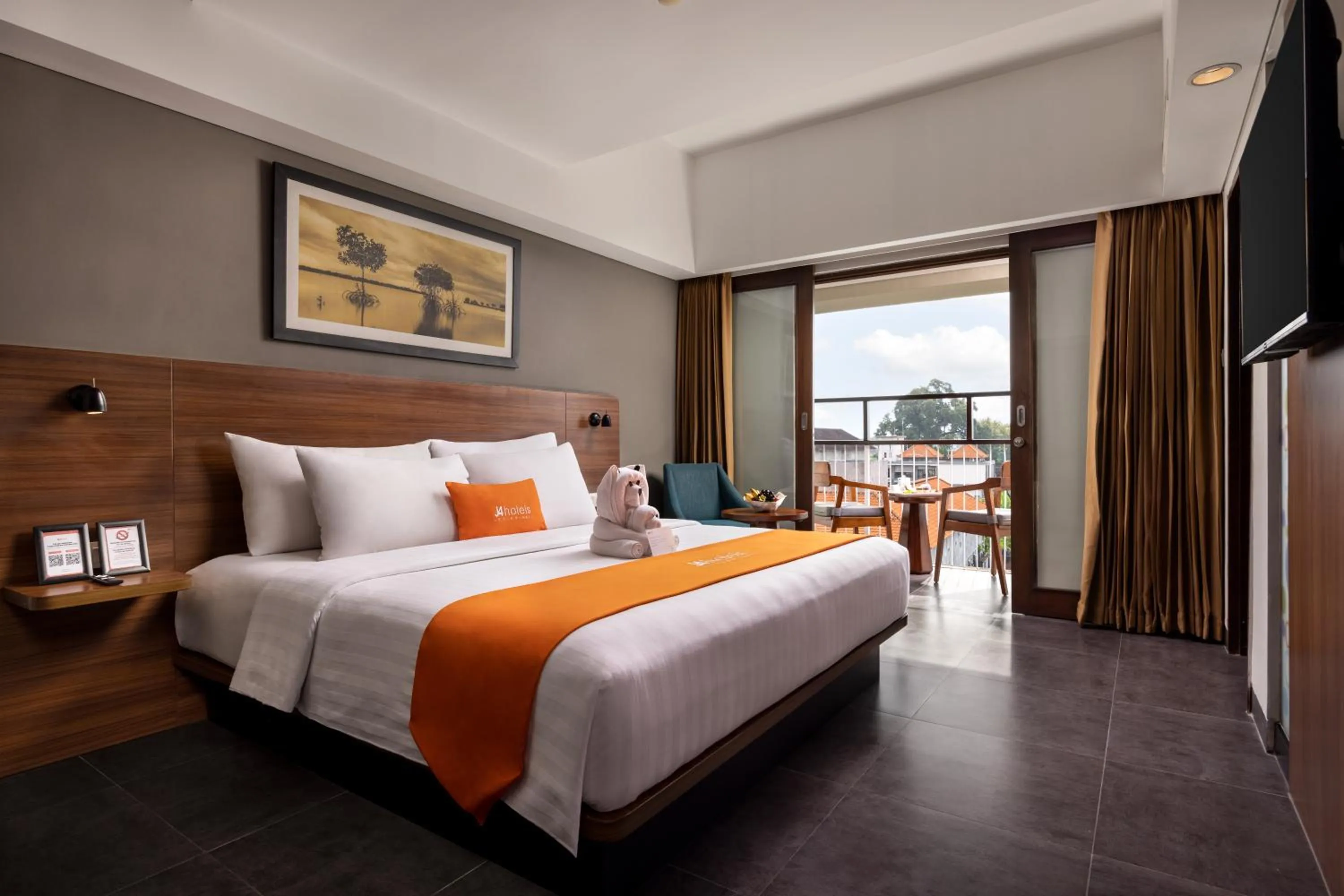 Bed in J4 Hotels Legian
