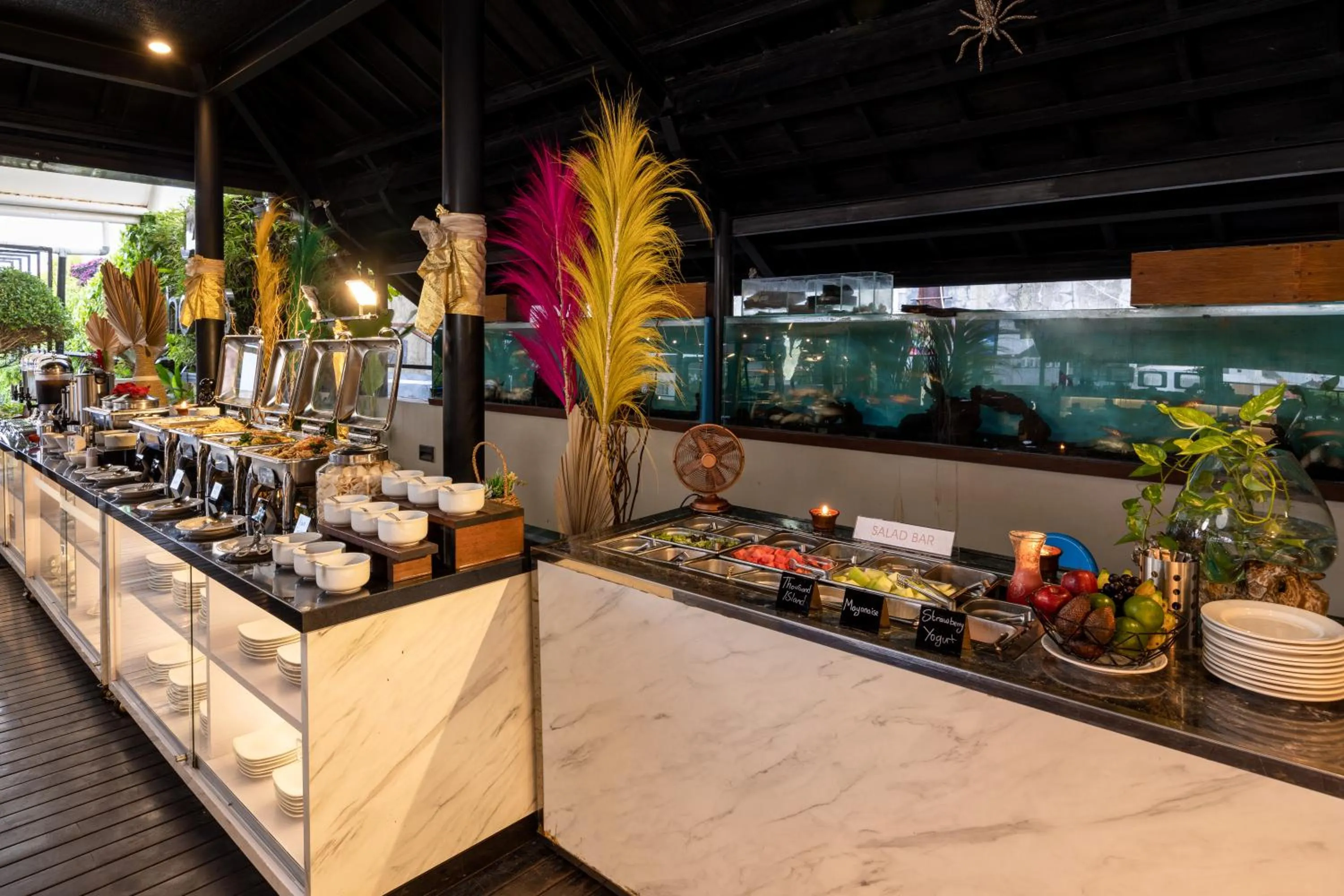 Restaurant/places to eat in J4 Hotels Legian