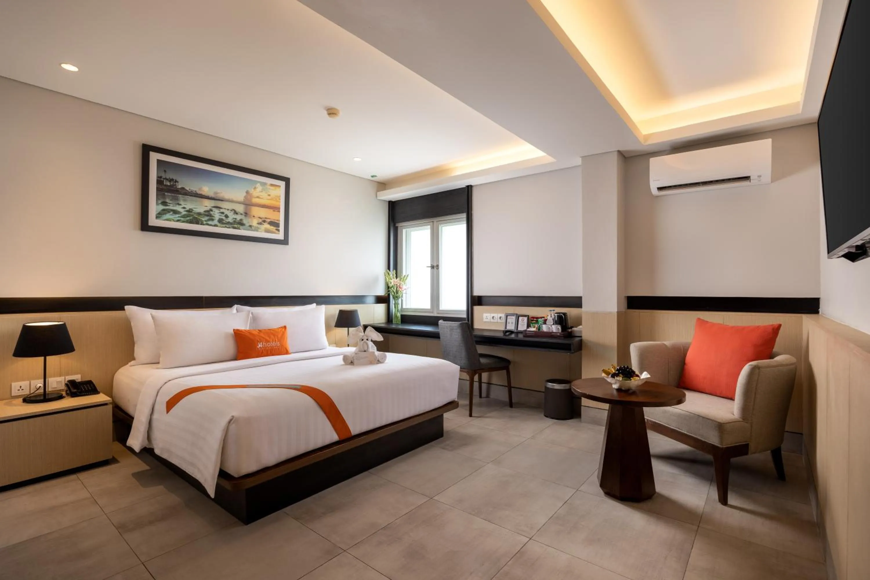 Bed in J4 Hotels Legian