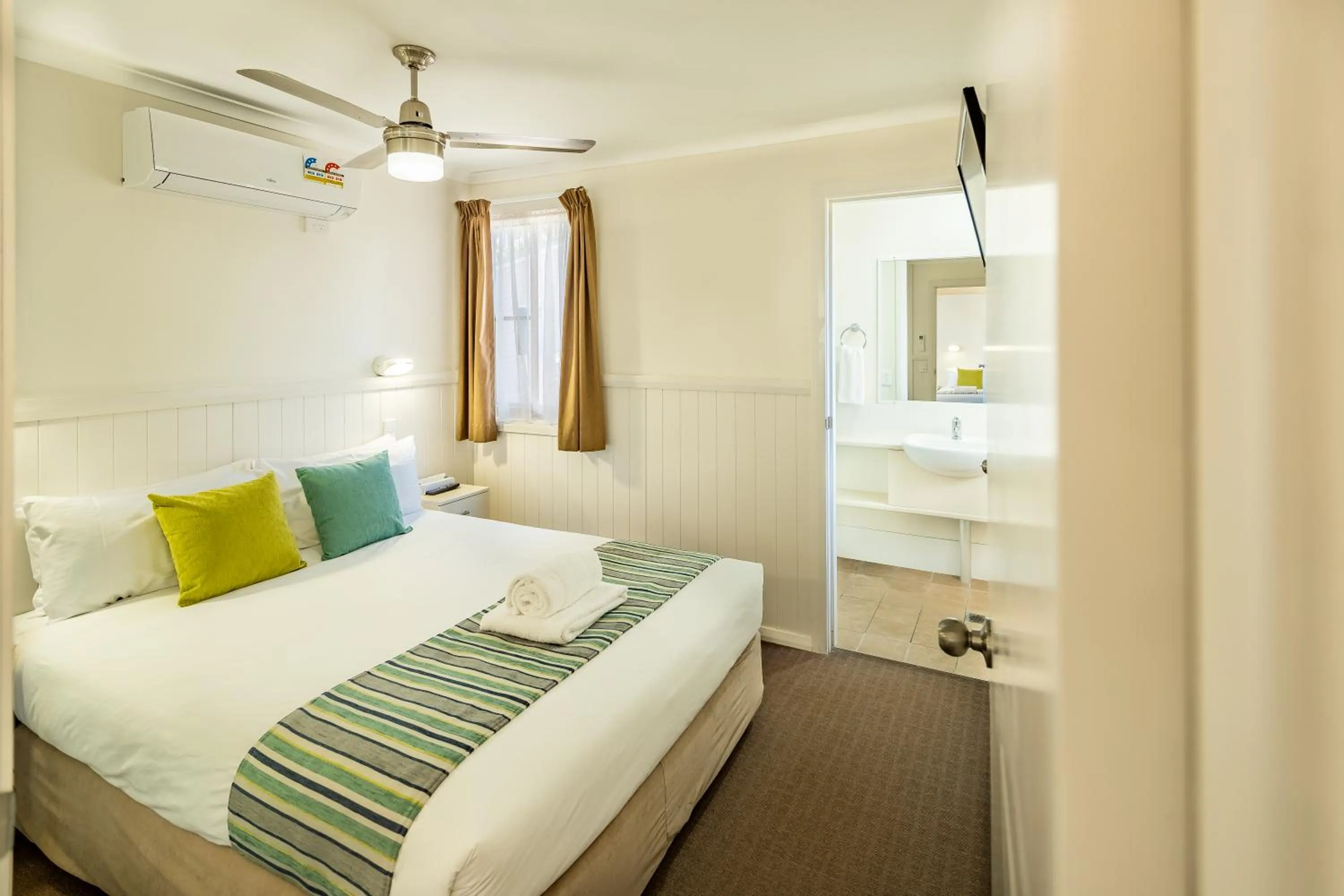 Bed in Ingenia Holidays Bonny Hills