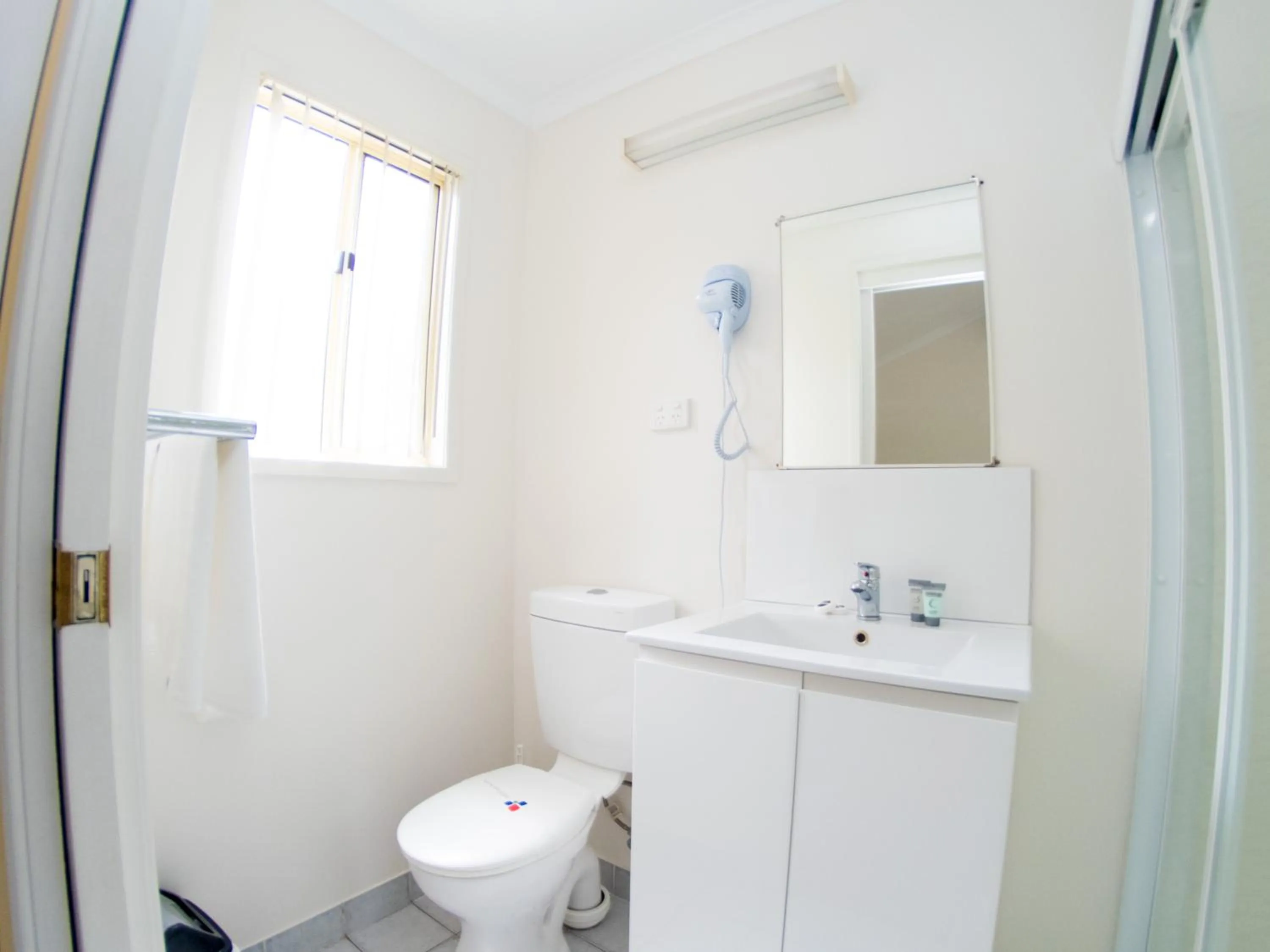 Bathroom in Ingenia Holidays Bonny Hills