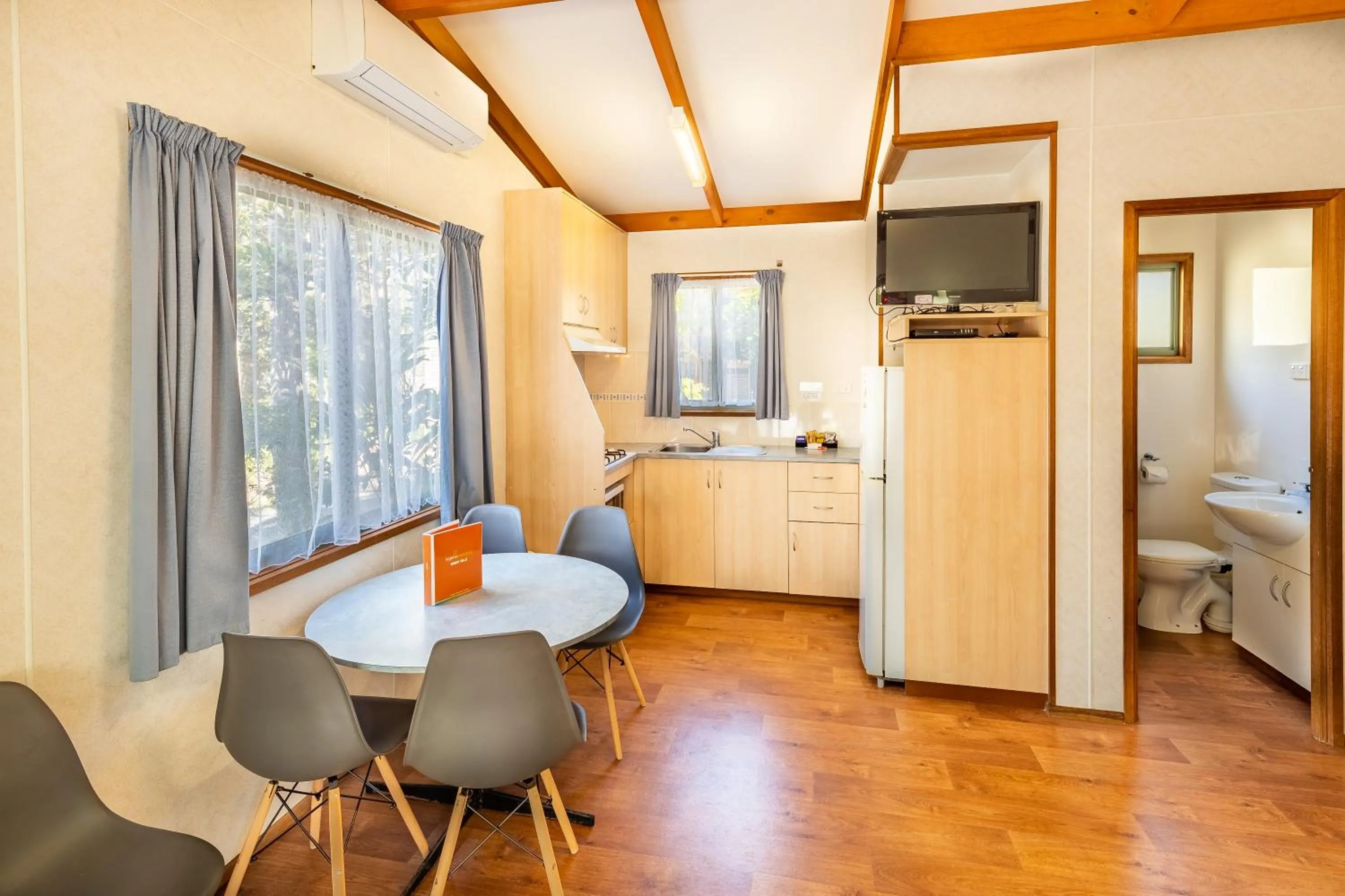 Kitchen or kitchenette in Ingenia Holidays Bonny Hills