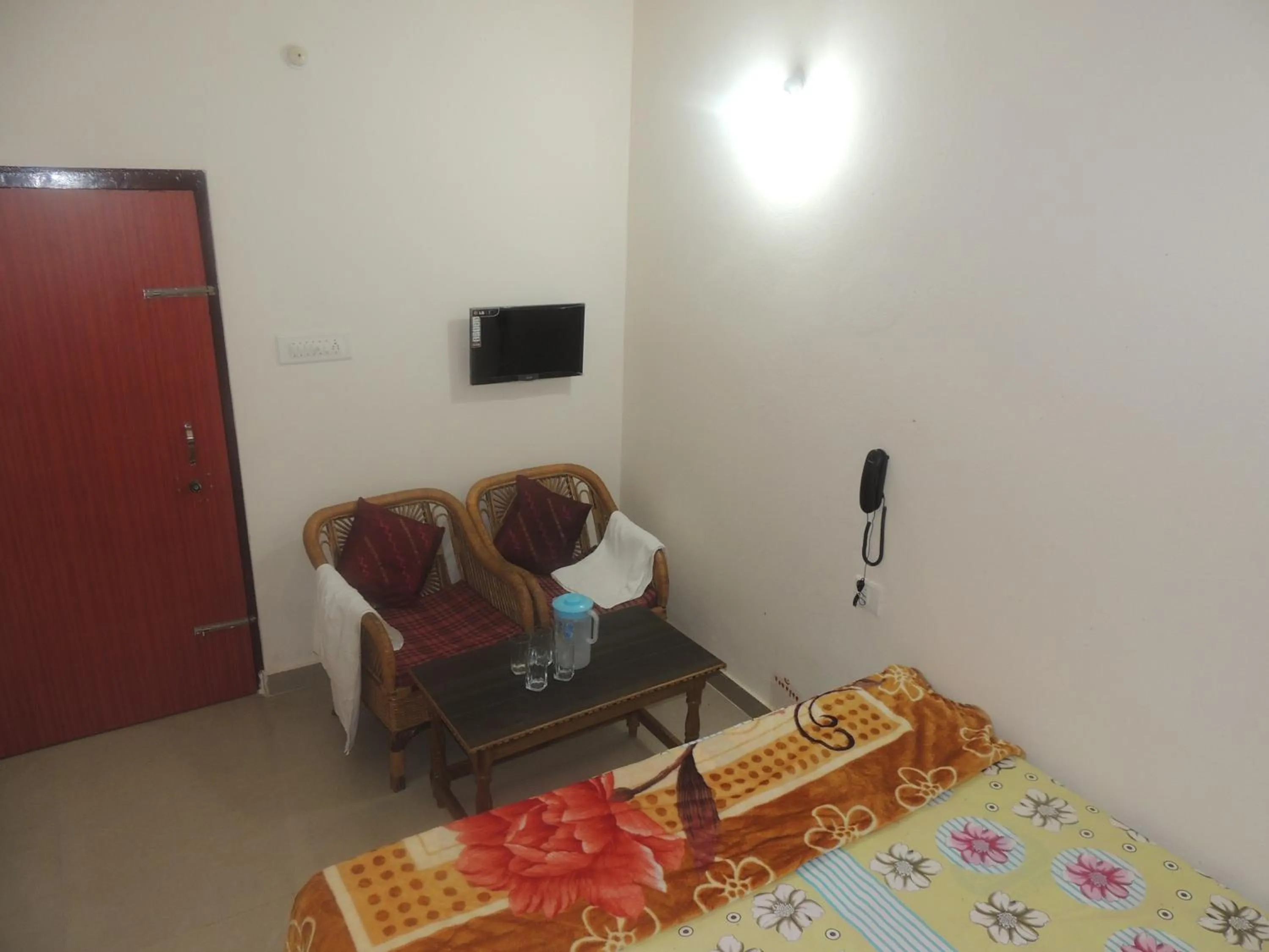 Photo of the whole room in Surya Inn