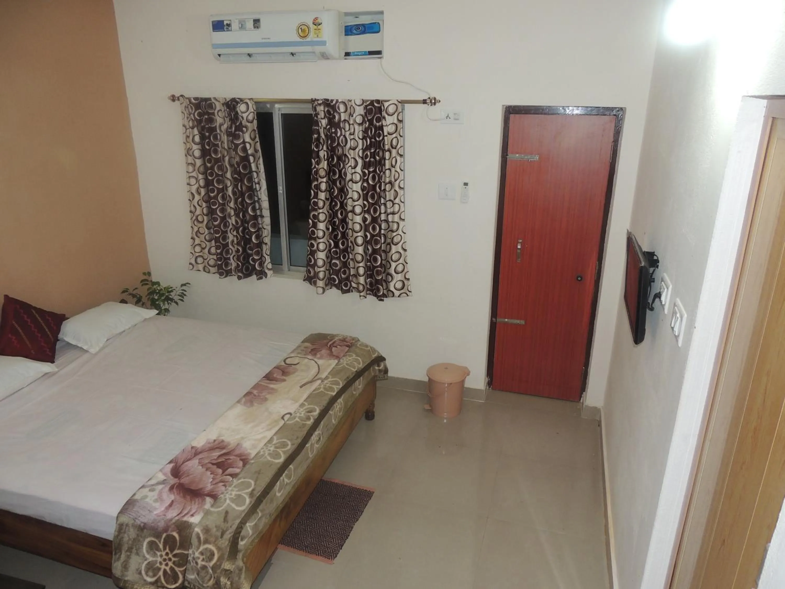 Bedroom, Bed in Surya Inn