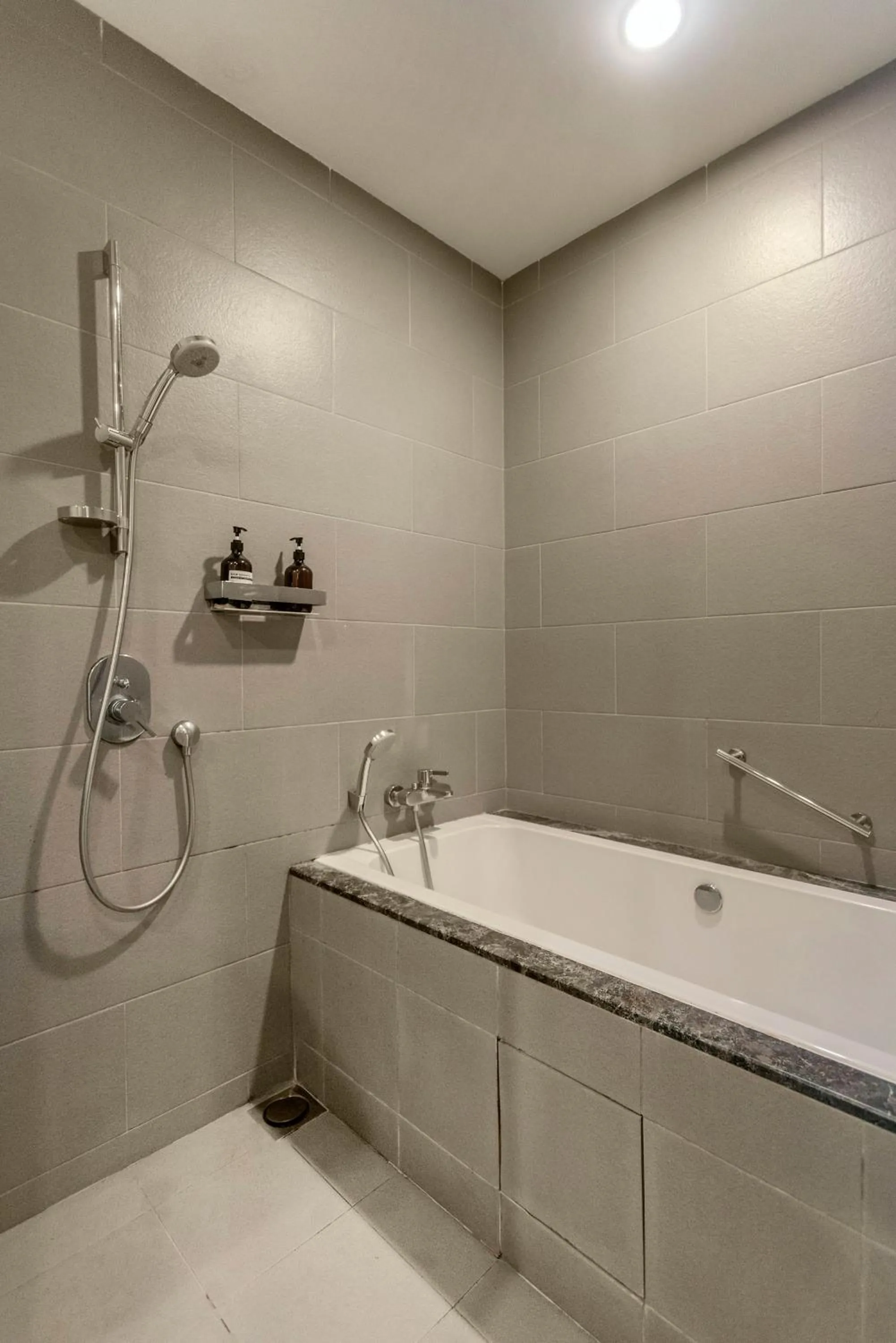 188 Suites with Washer and Bathtub near KLCC Kula Lumpur