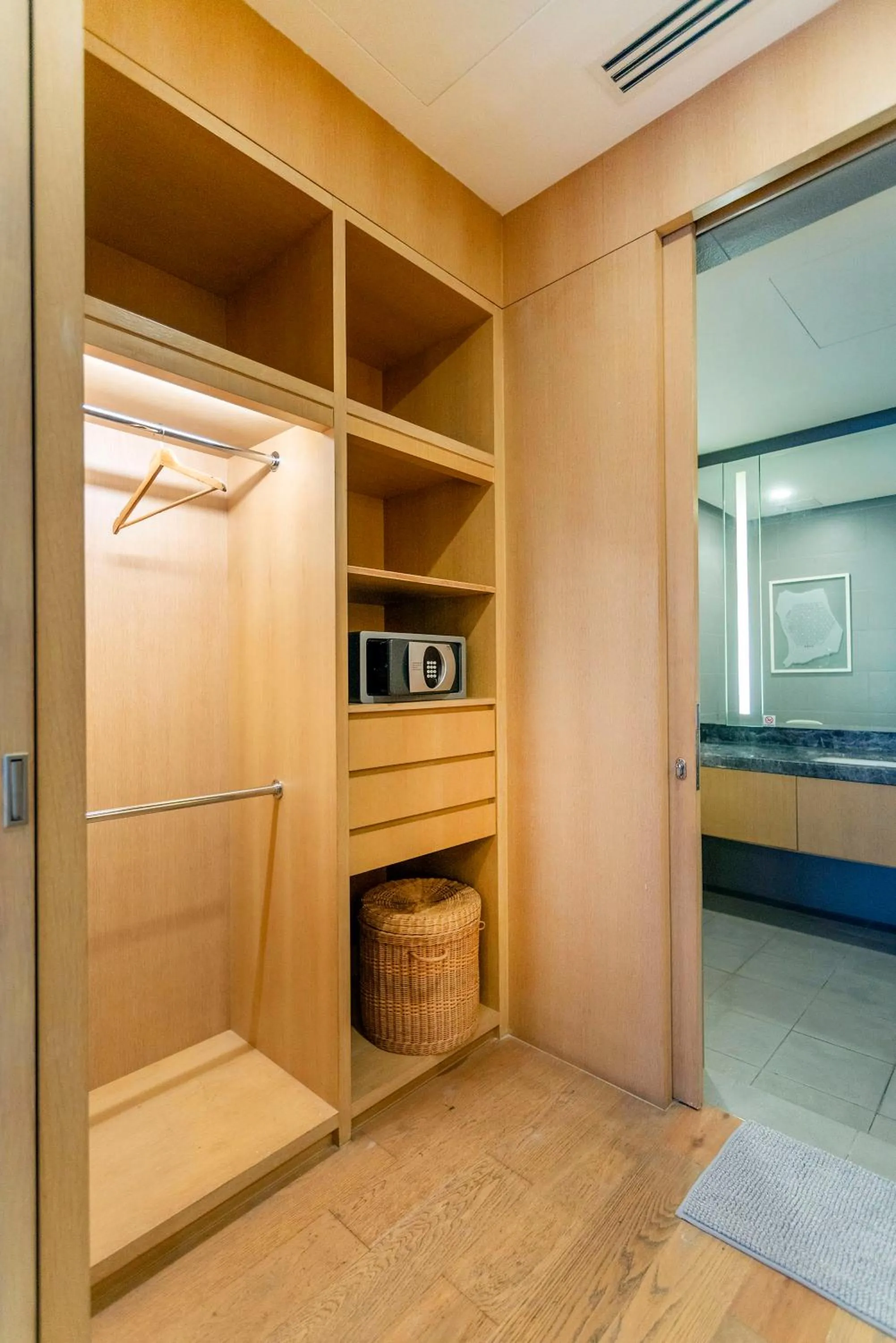 188 Suites with Washer and Bathtub near KLCC Kula Lumpur