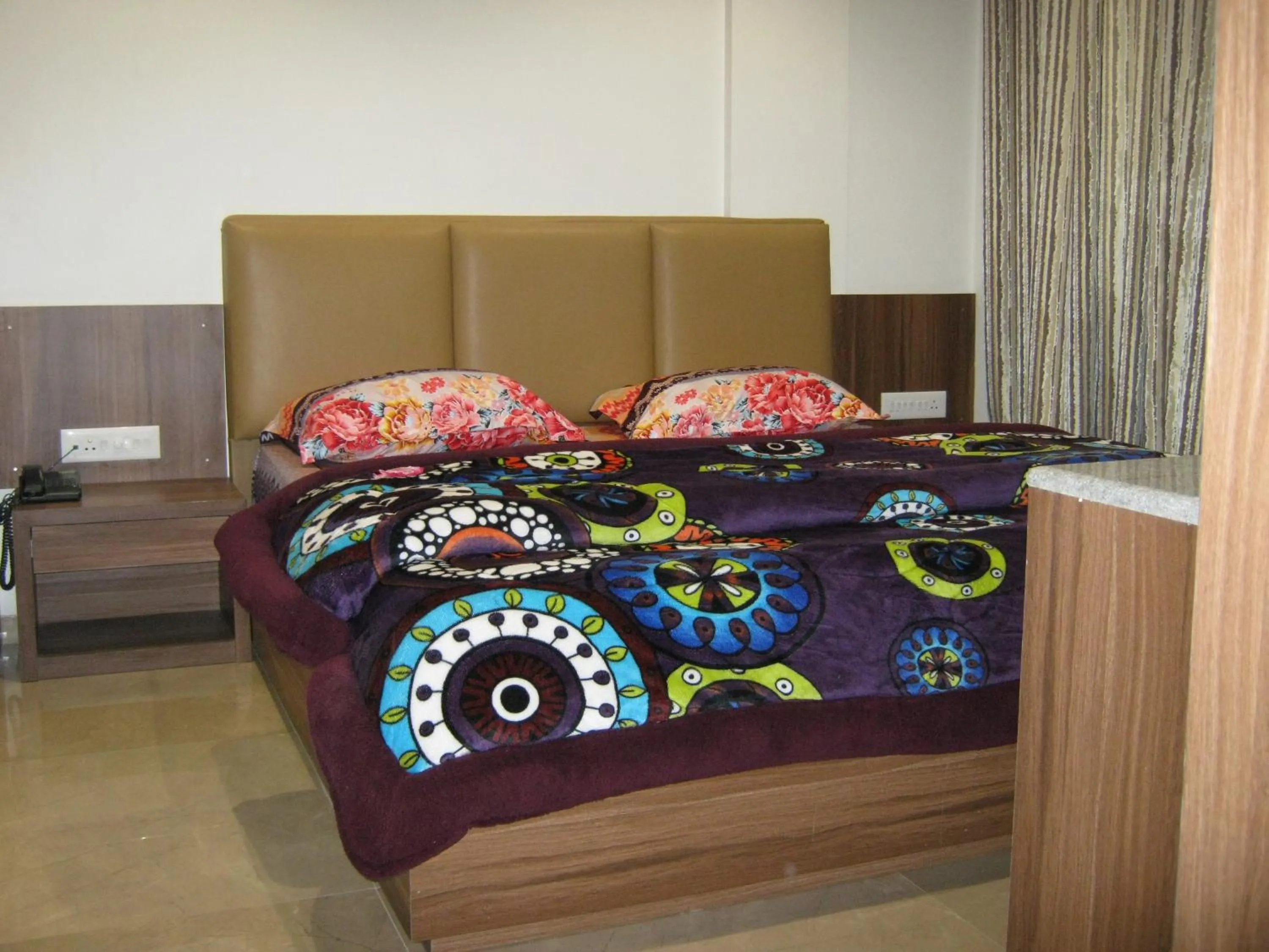 Bed in Nav Ratan Palace