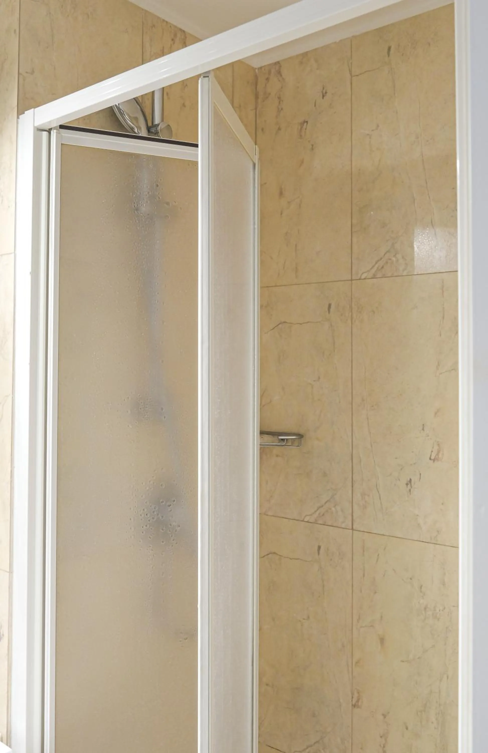 Bathroom in Astoria Hotel