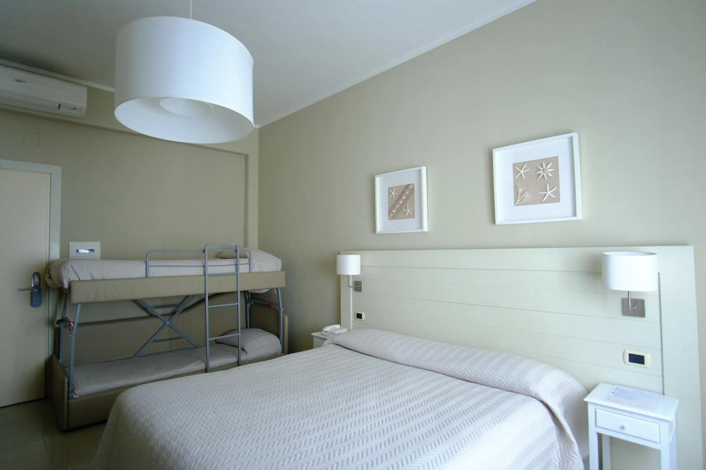 Bed in Astoria Hotel