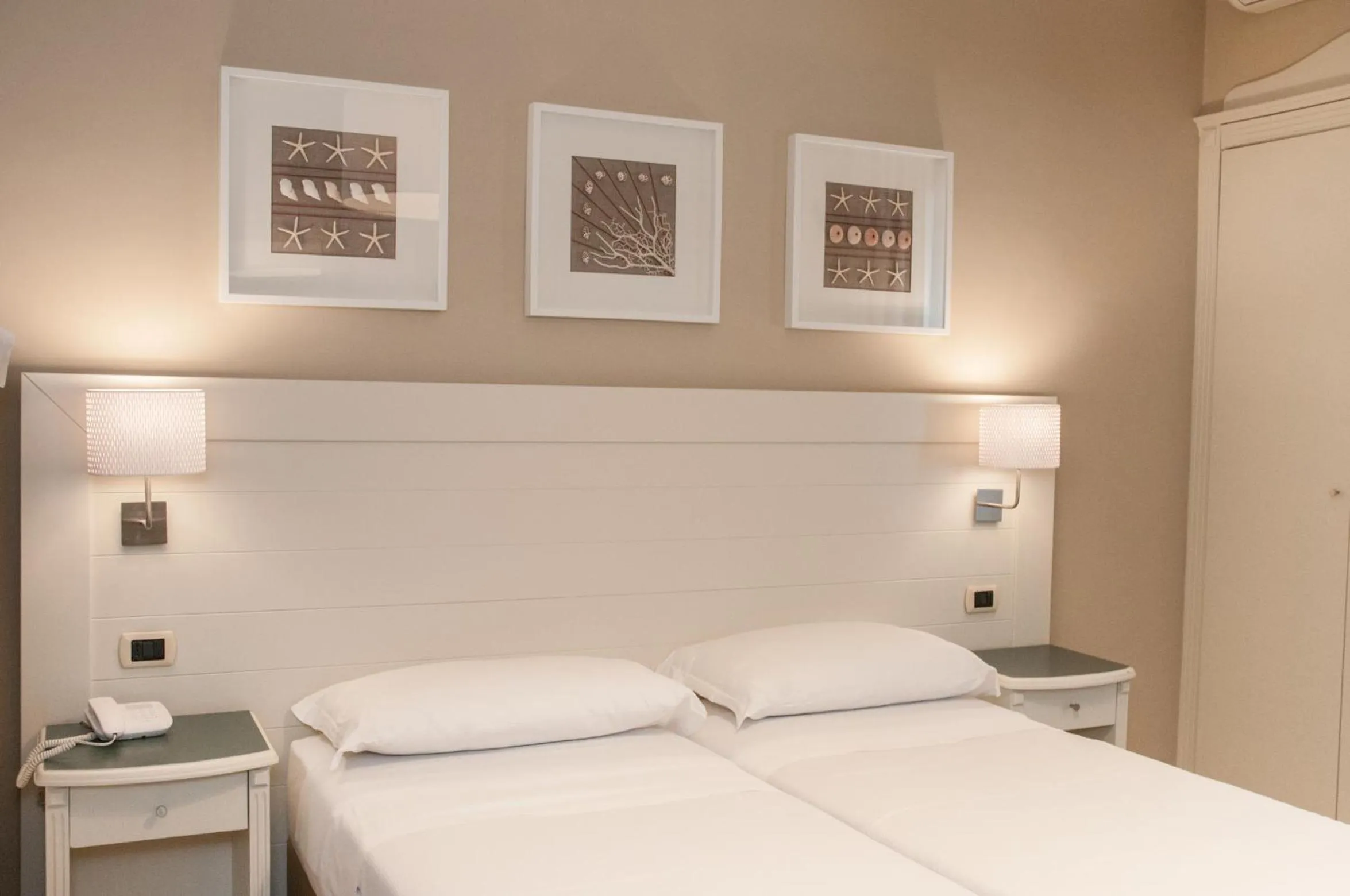 Bed in Astoria Hotel