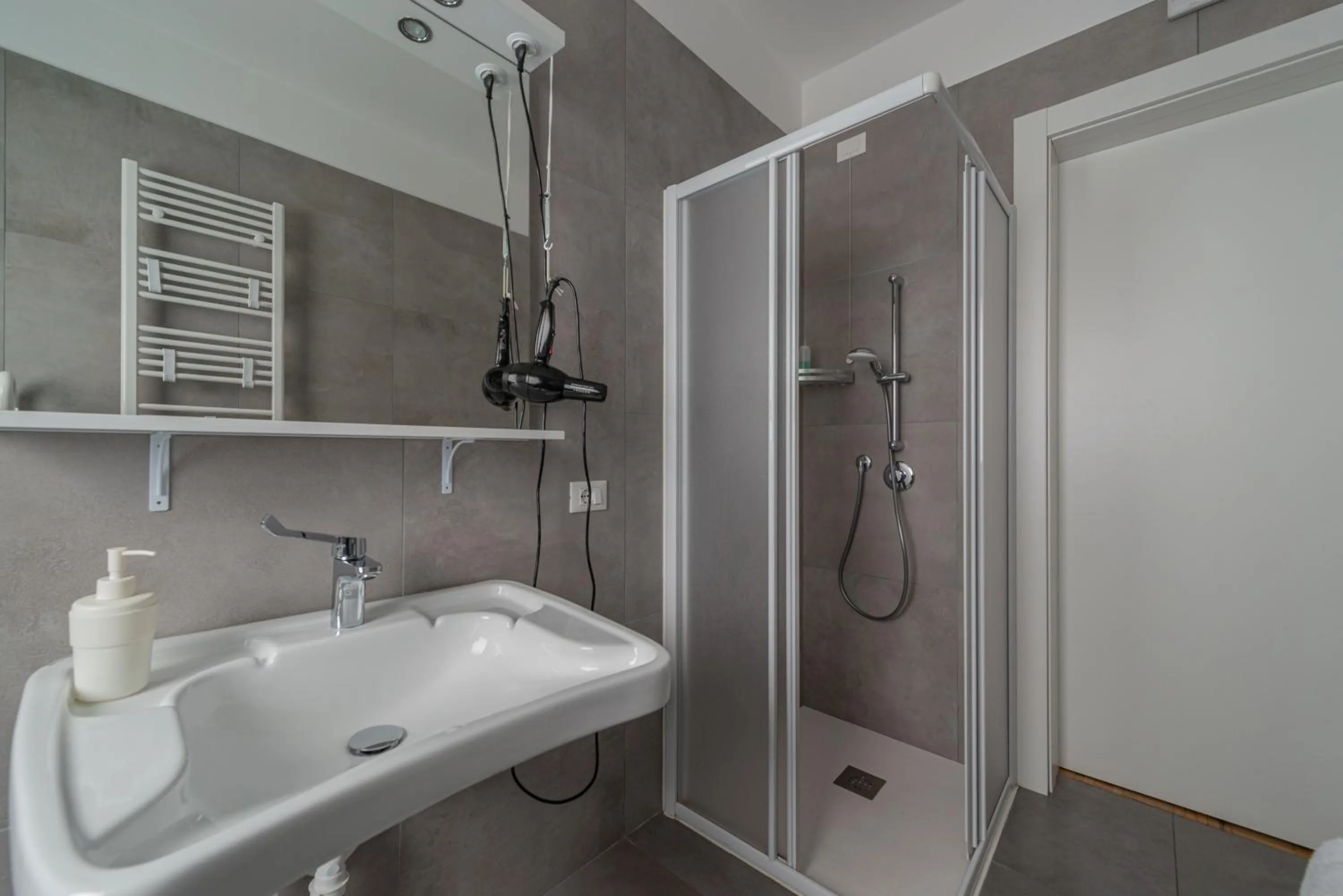 Shower in Marconi House