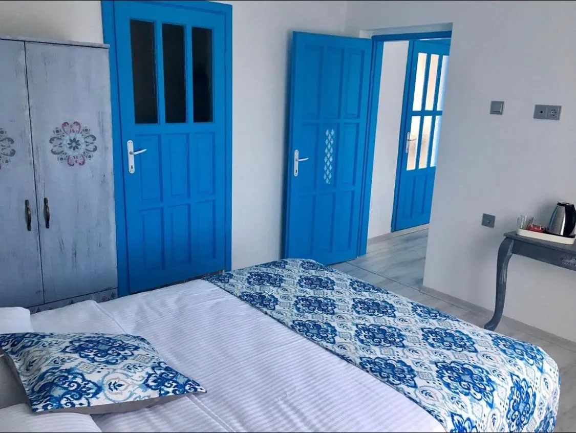 Photo of the whole room, Bed in Eleni (L&E) Pansiyon