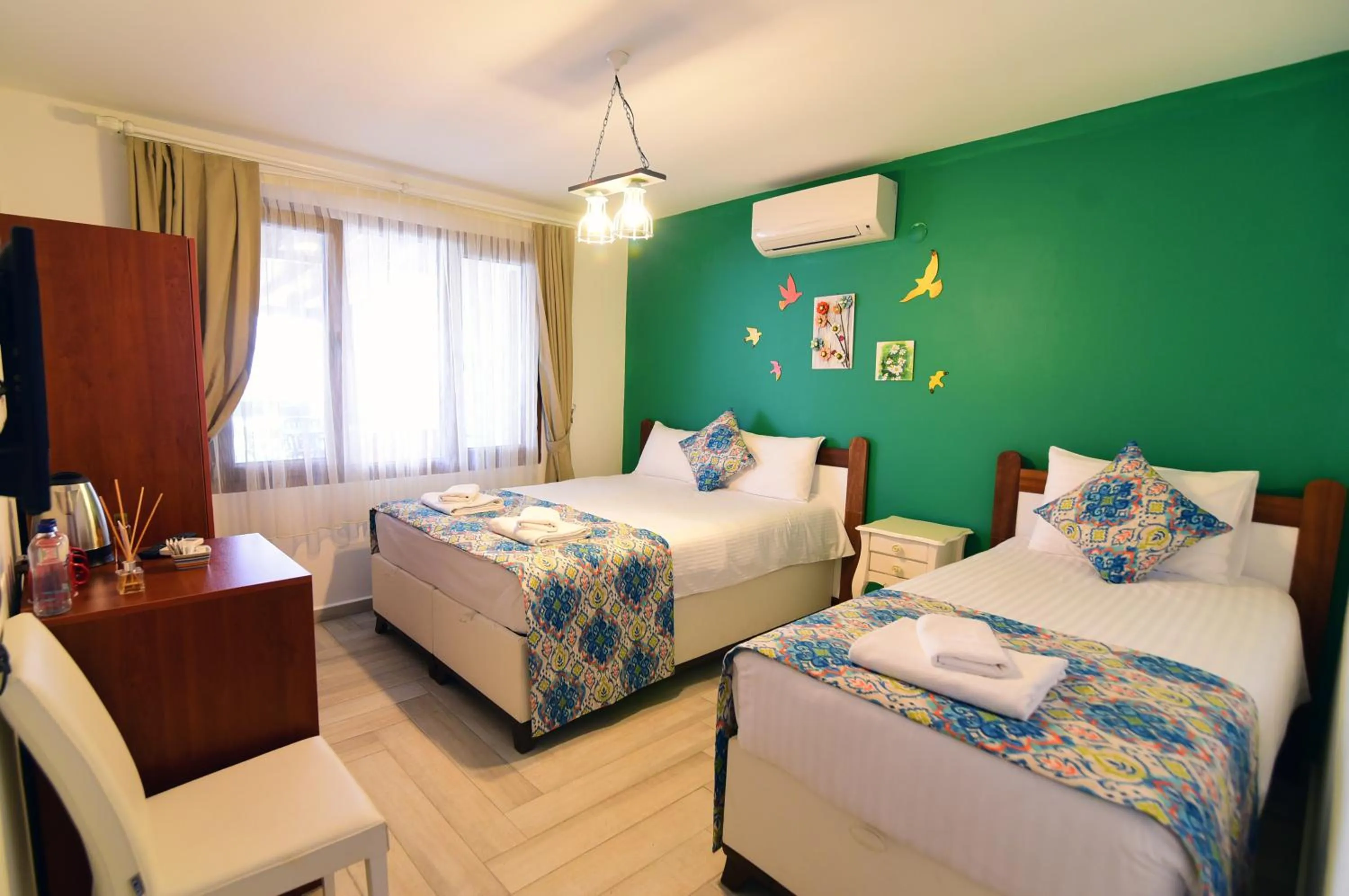 Photo of the whole room, Bed in Eleni (L&E) Pansiyon