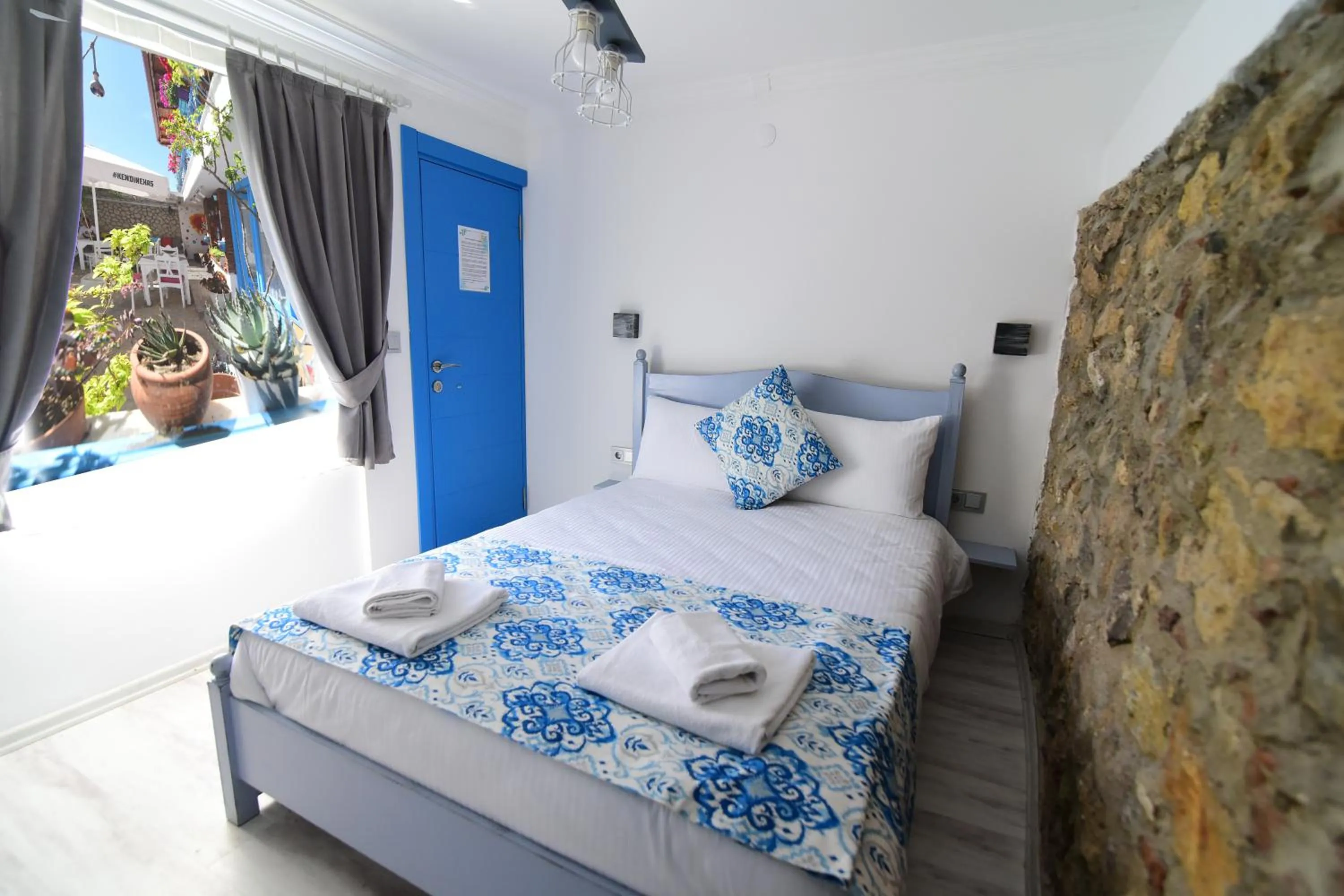 Photo of the whole room, Bed in Eleni (L&E) Pansiyon