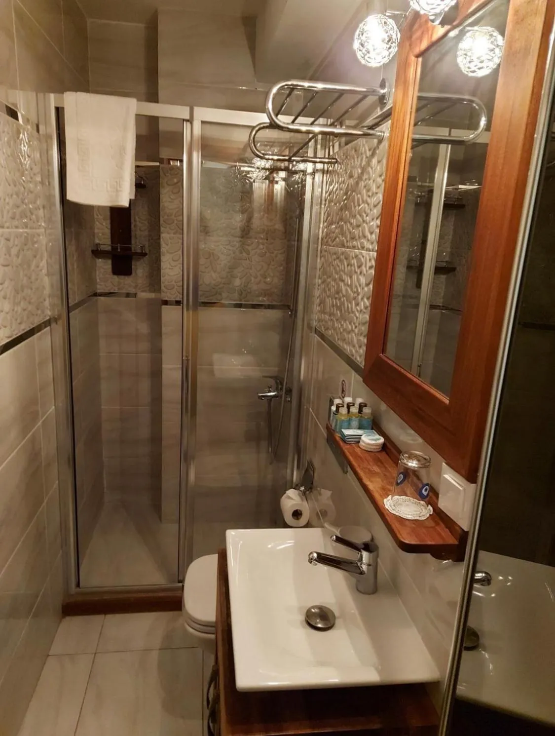 Bathroom in Eleni (L&E) Pansiyon