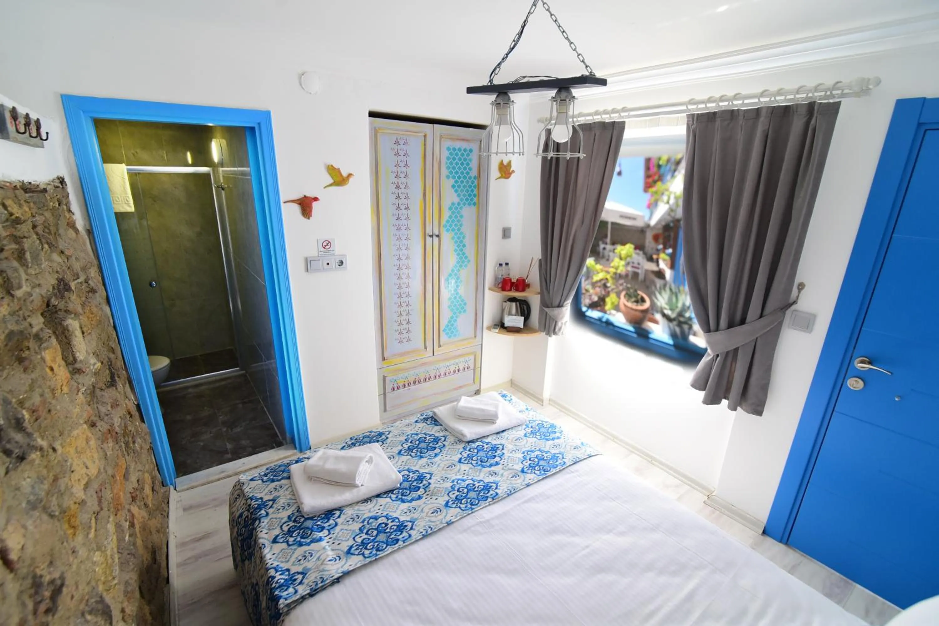 Photo of the whole room, Bed in Eleni (L&E) Pansiyon