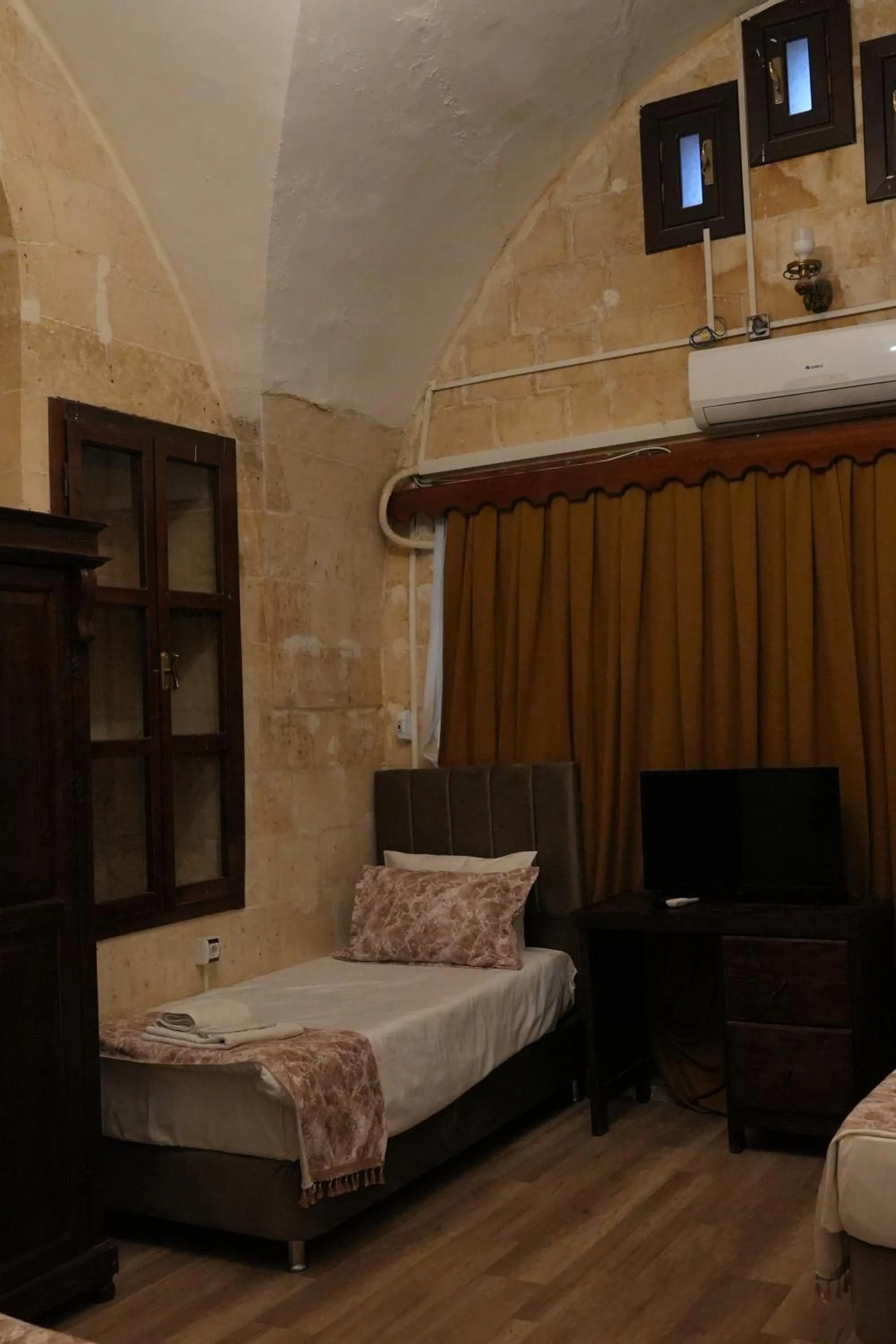 Bed in JOSELİN HOTEL