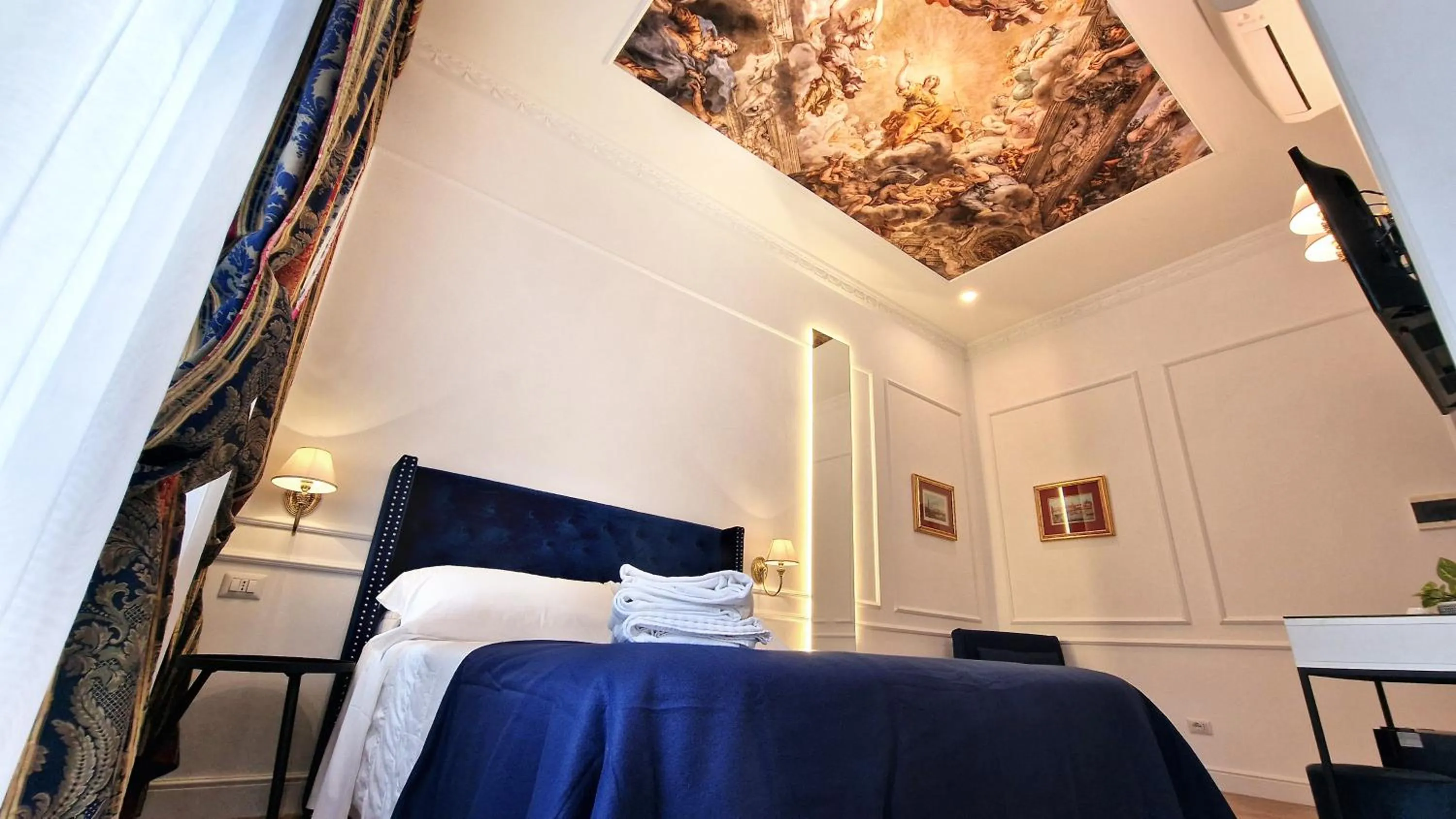 Photo of the whole room, Bed in Hotel Silva