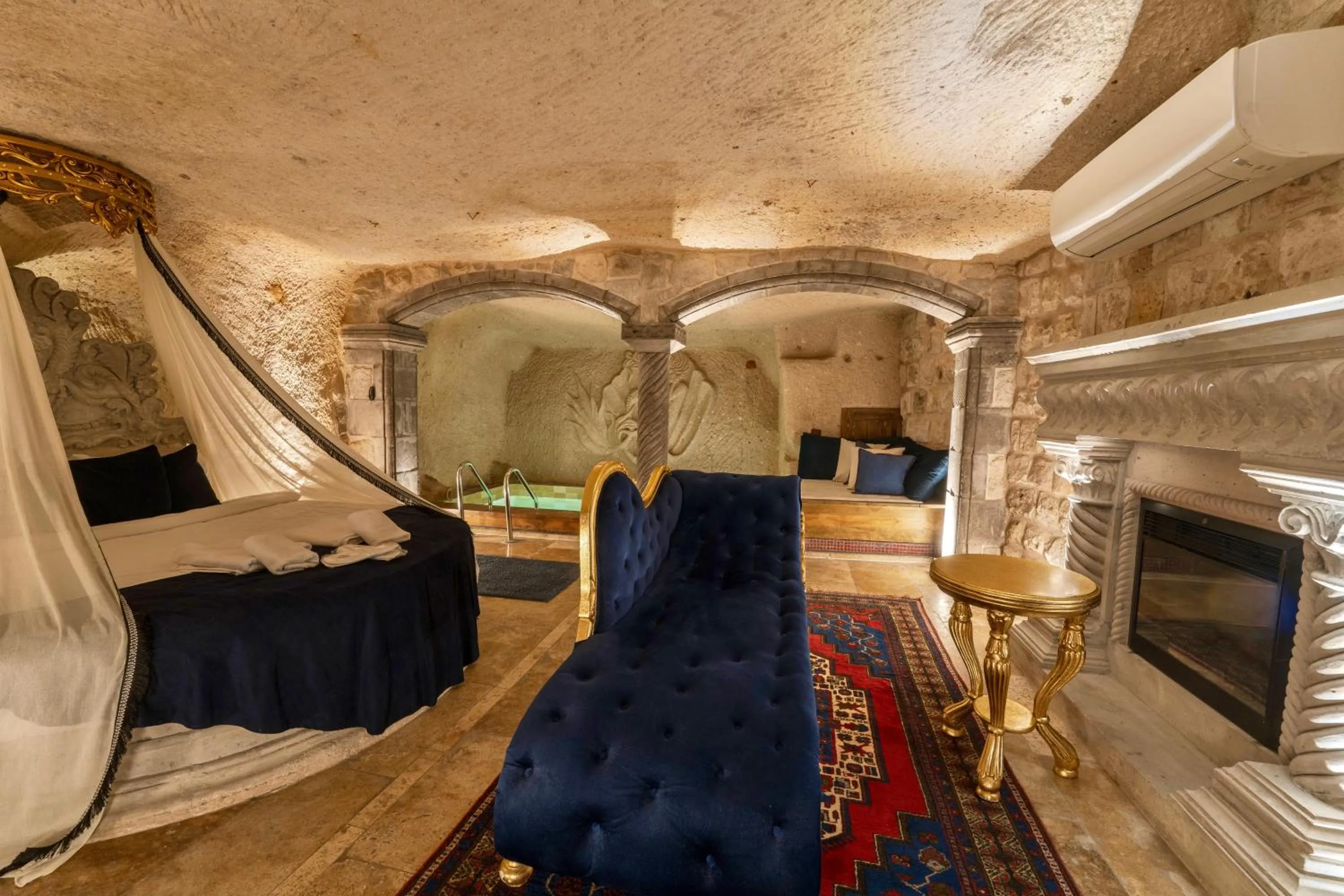 Photo of the whole room, Bed in Wish Cappadocia Love