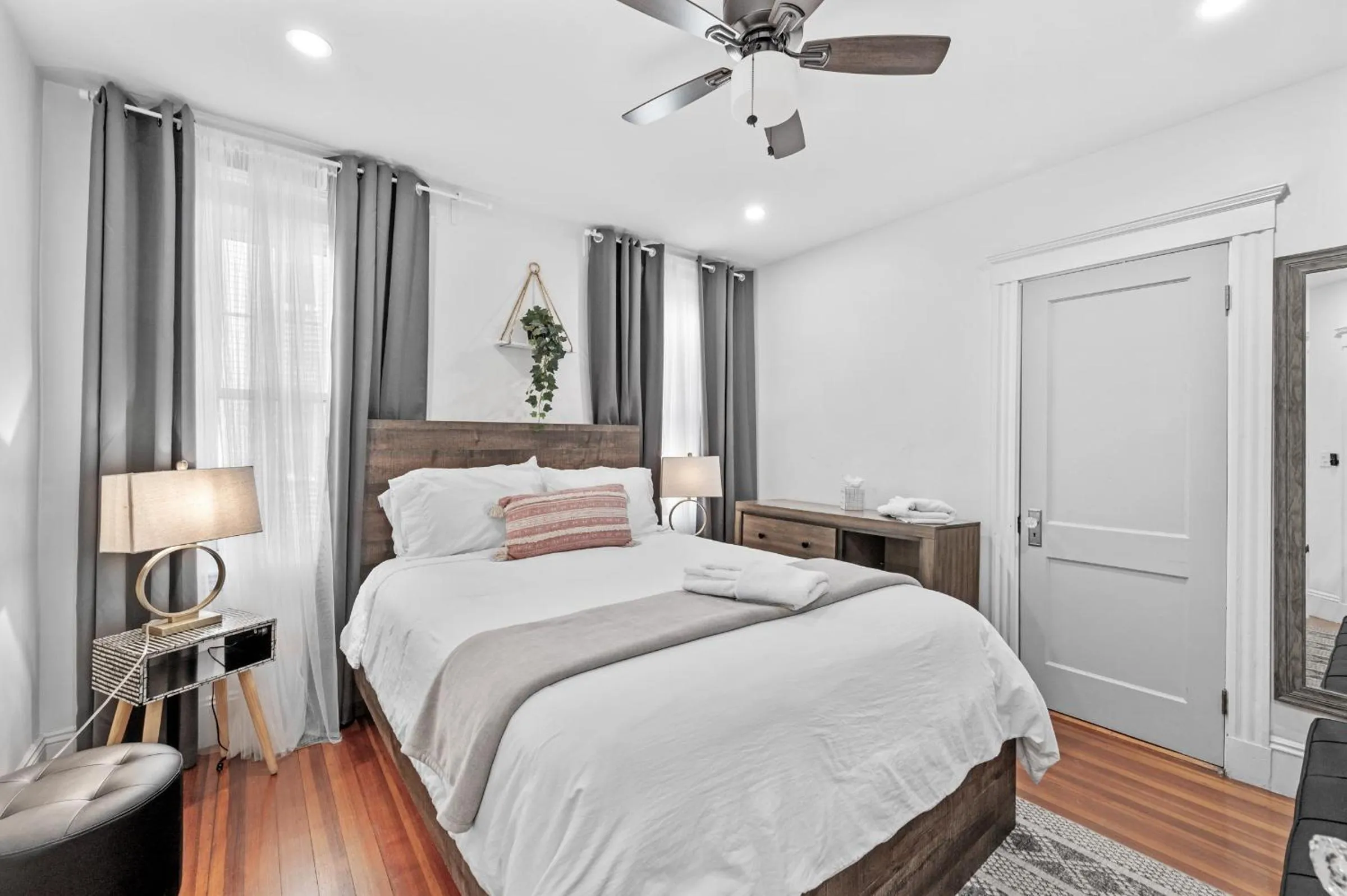 Bed in Roslindale village condos