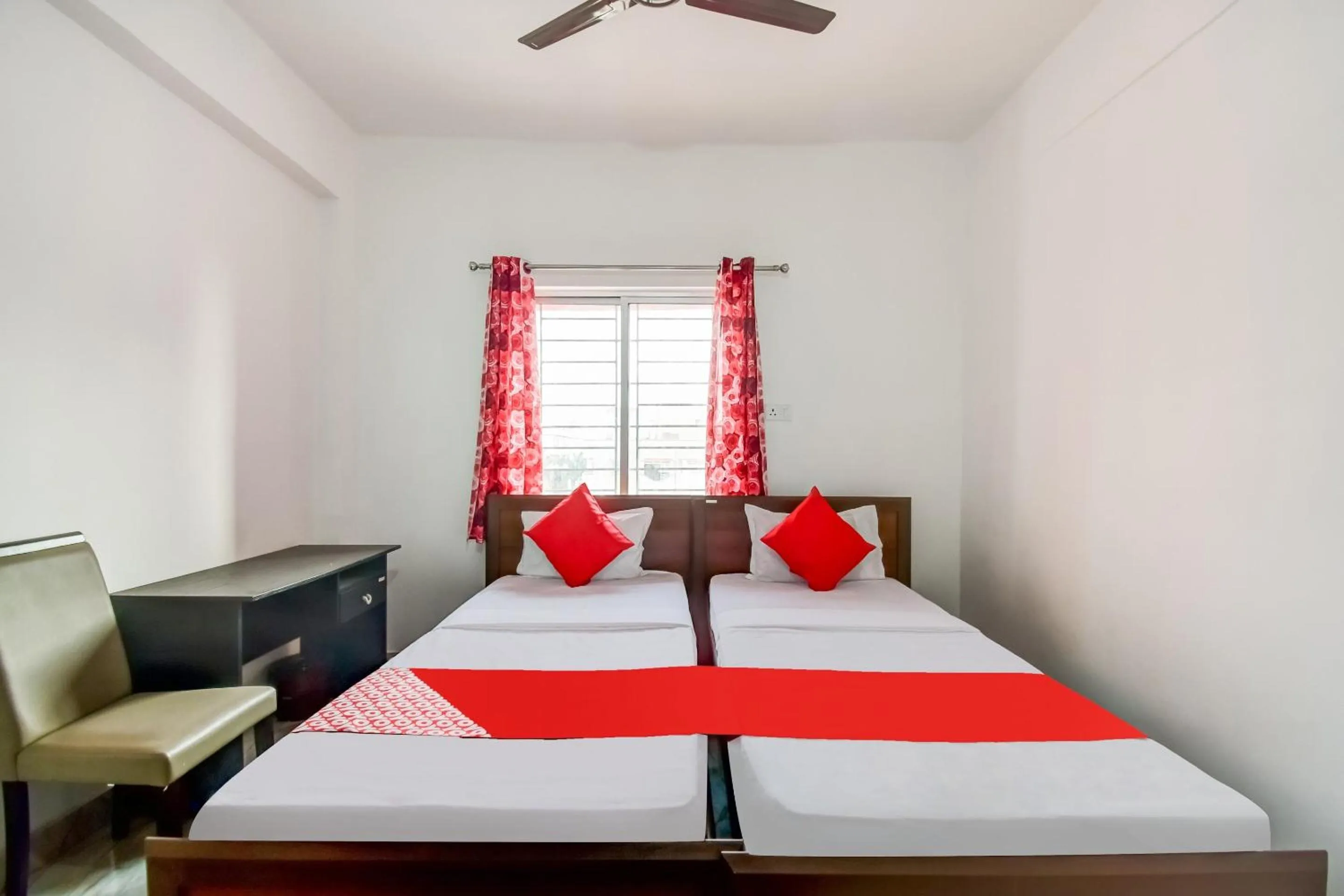 Bedroom, Bed in Hotel O Creation Premium