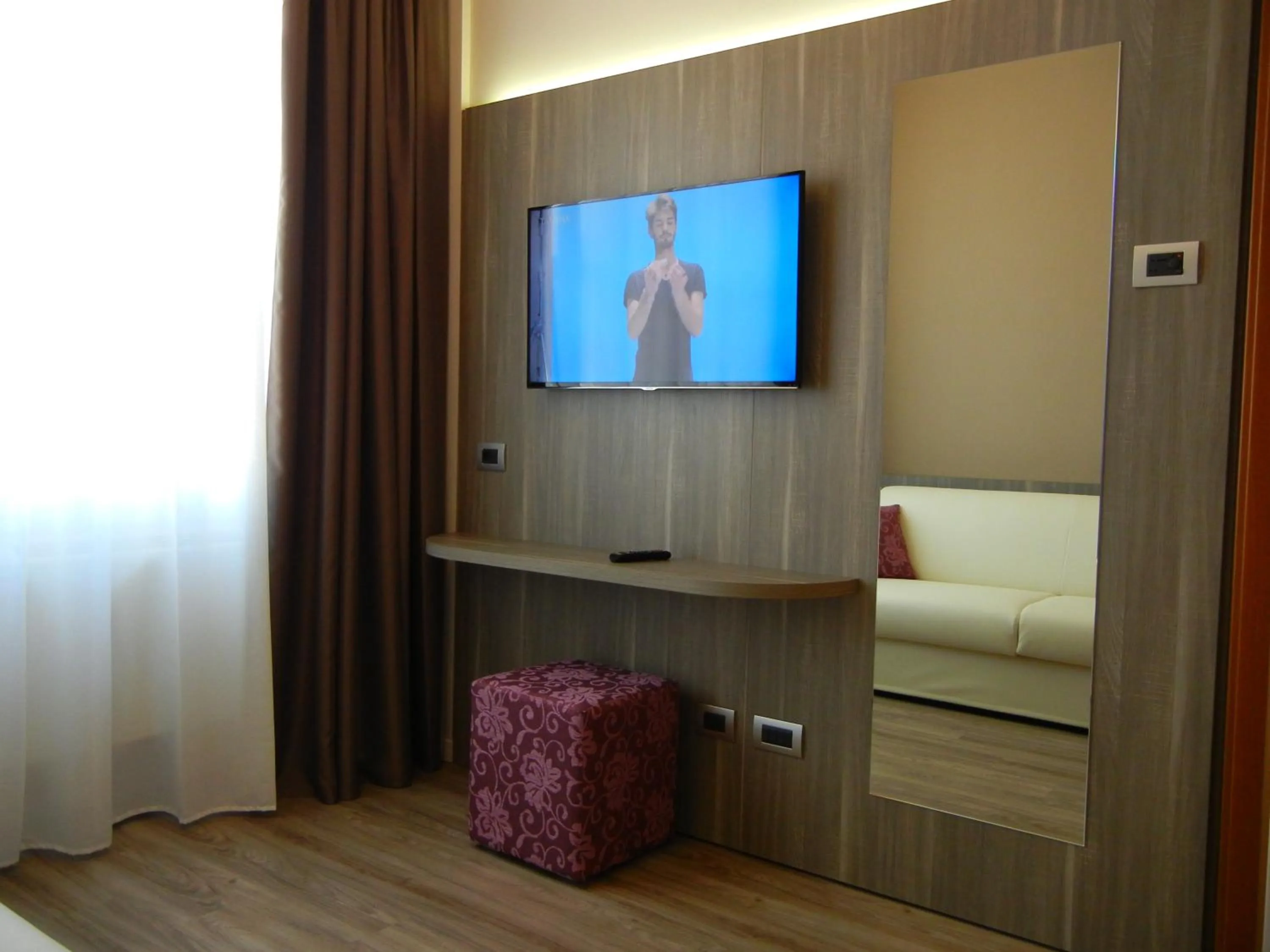 TV and multimedia in Delle Nazioni Milan Hotel