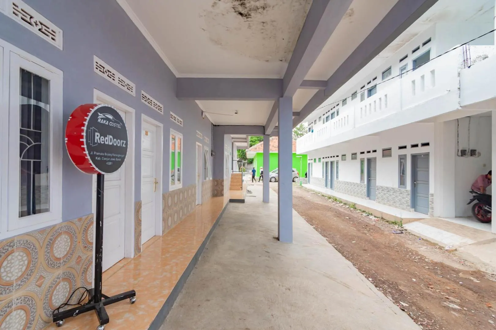 Property logo or sign in RedDoorz near Tugu Pramuka Cianjur