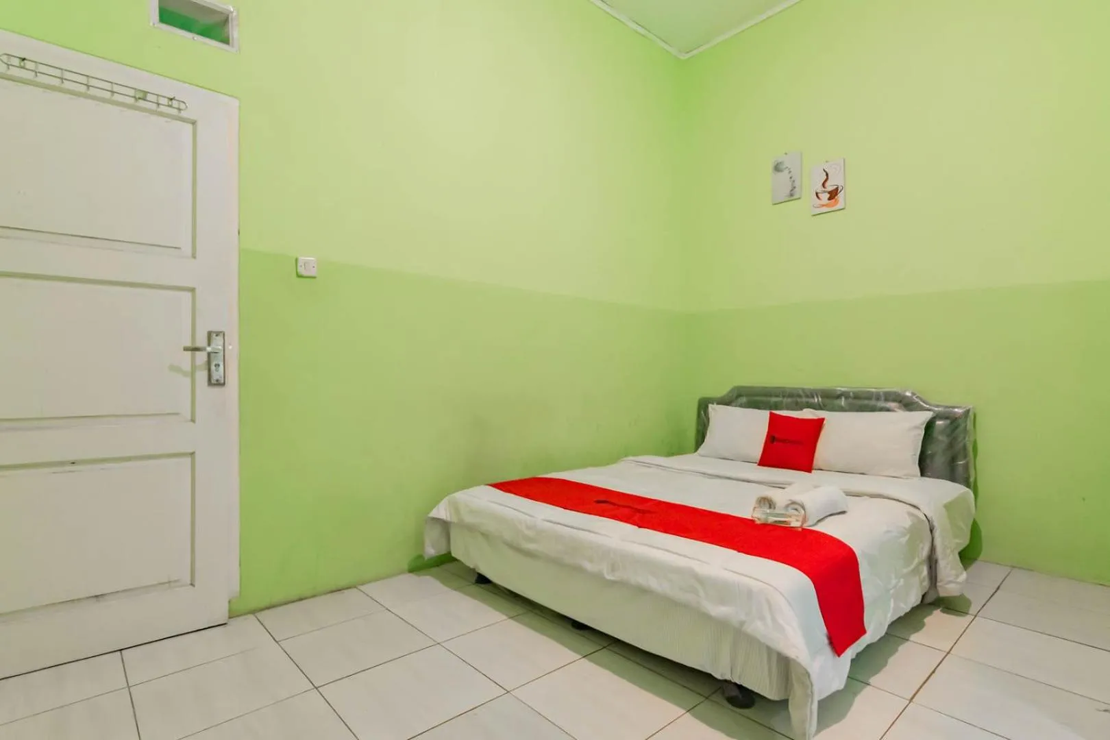 RedDoorz near Tugu Pramuka Cianjur