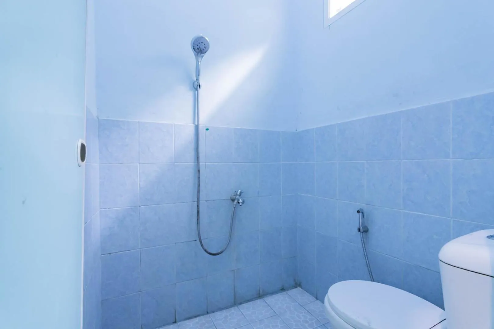 Bathroom in RedDoorz near Tugu Pramuka Cianjur