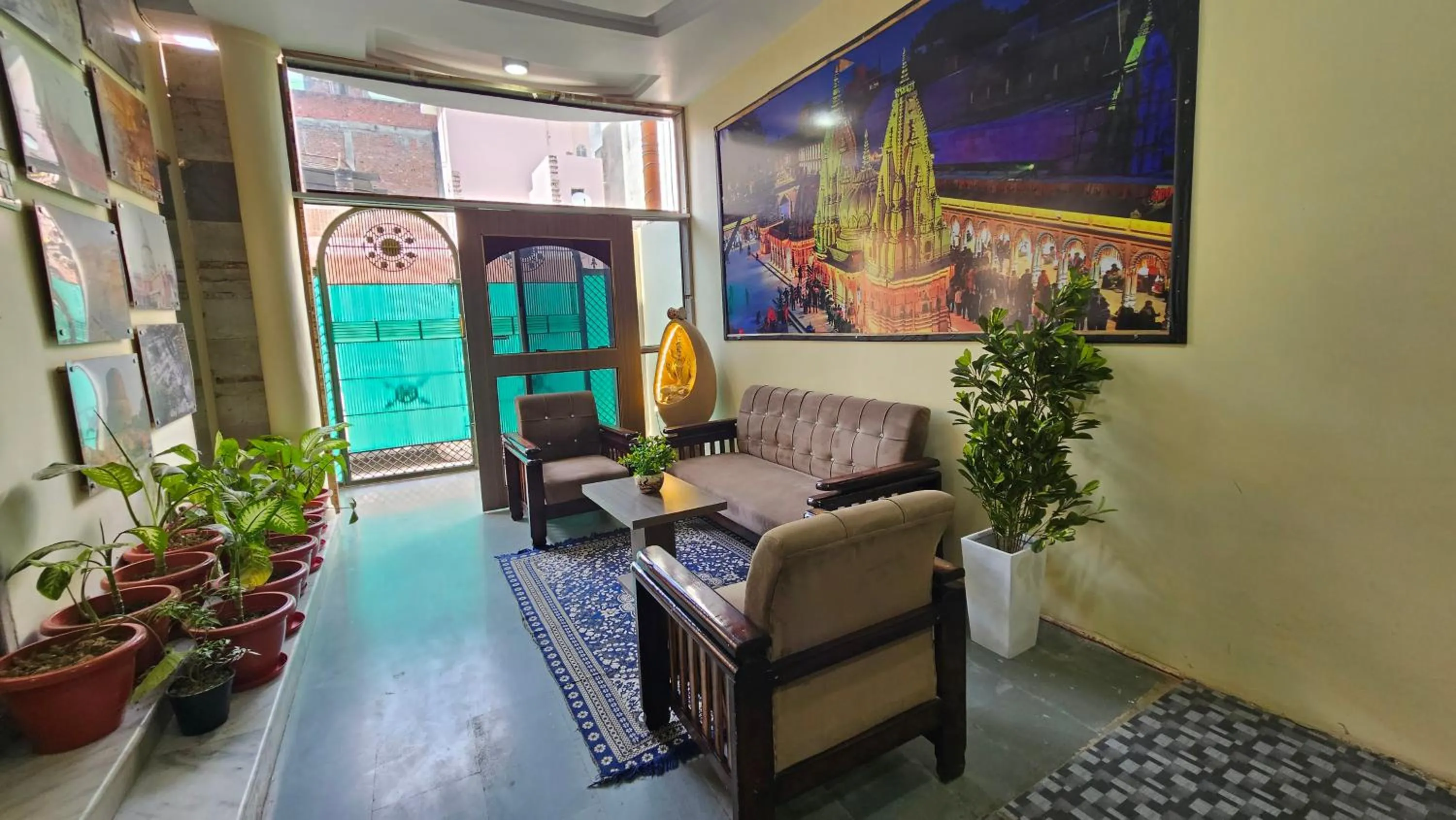 Lobby or reception in Bluebells Varanasi