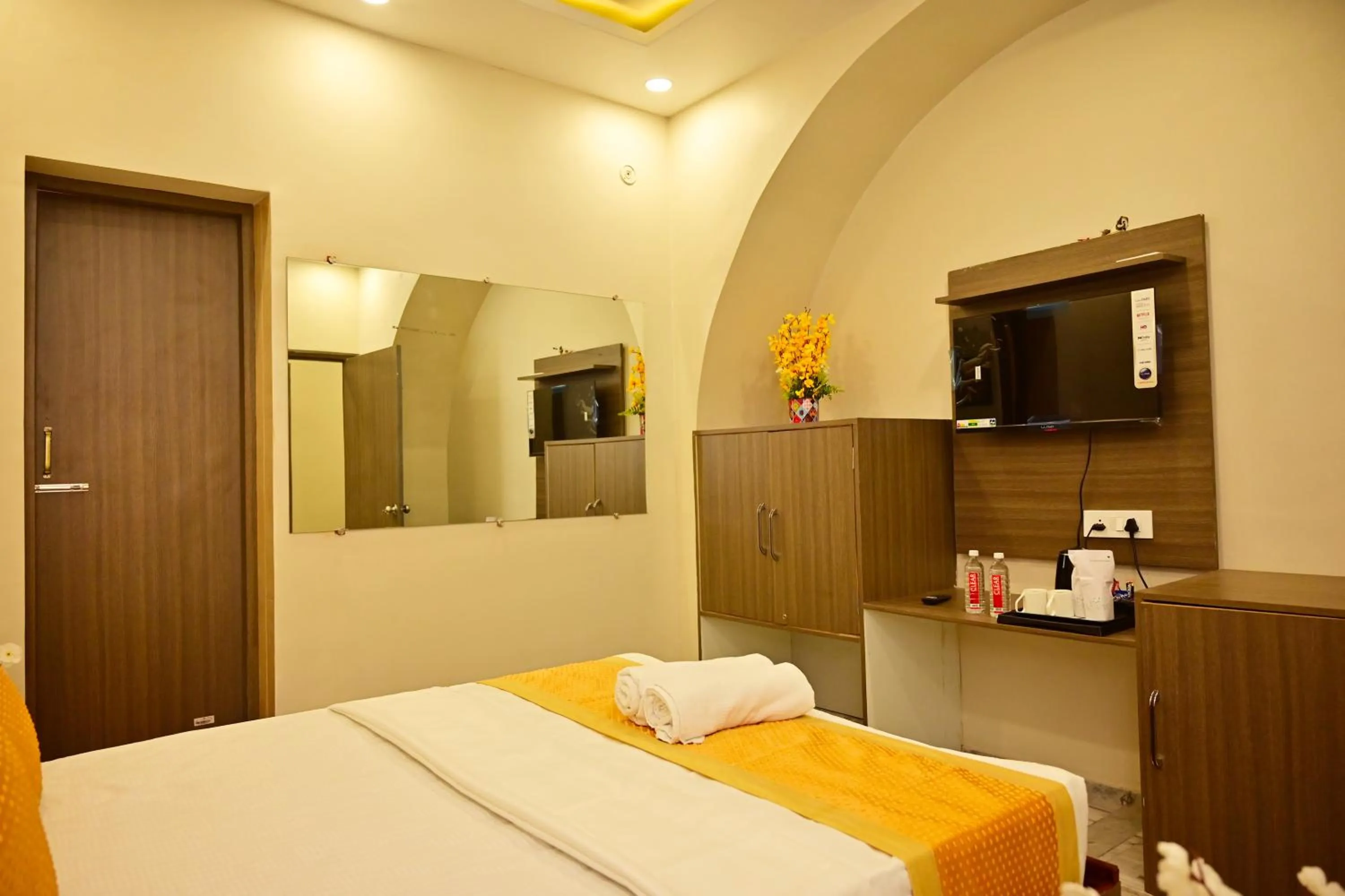 Coffee/tea facilities, Bed in Bluebells Varanasi