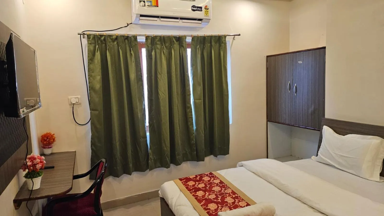 Bed in Bluebells Varanasi