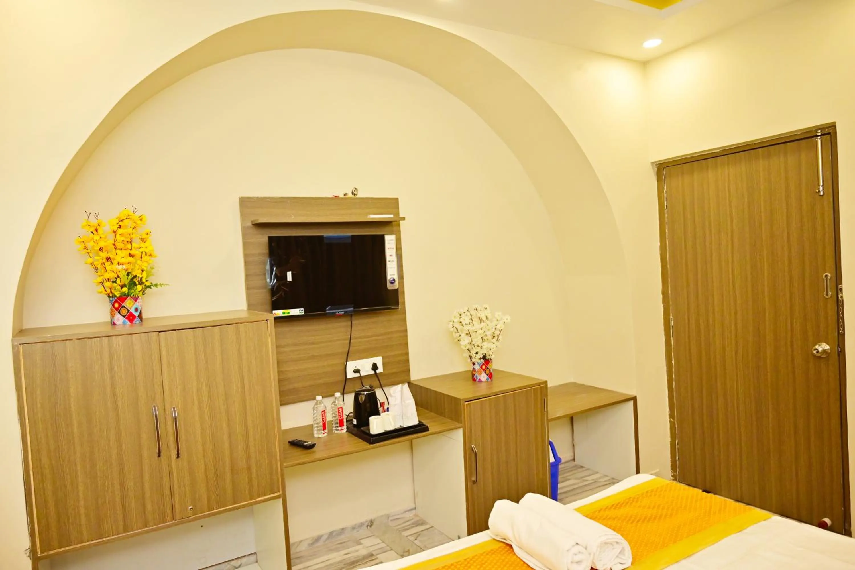 Bedroom, Bed in Bluebells Varanasi