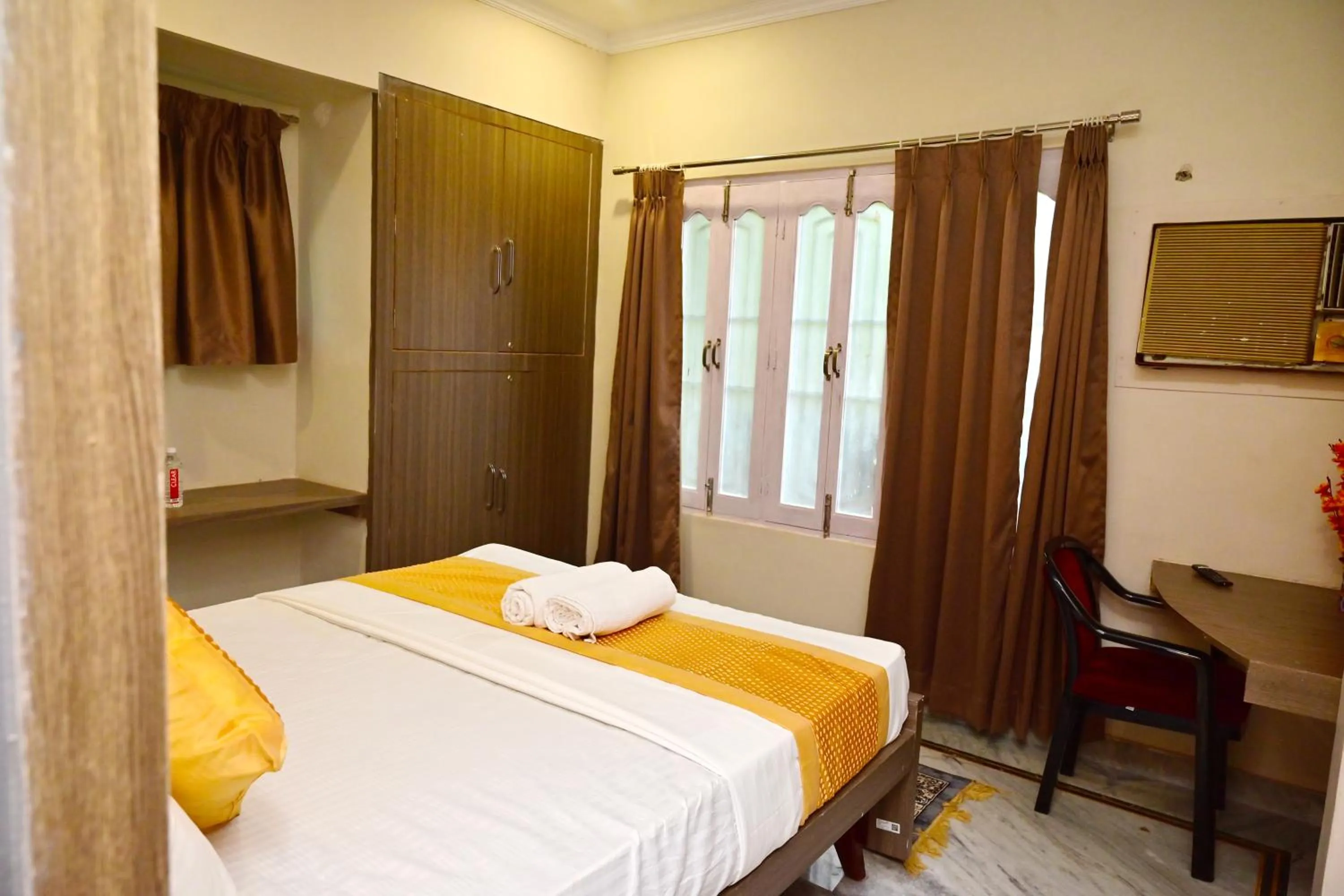 Bedroom, Bed in Bluebells Varanasi