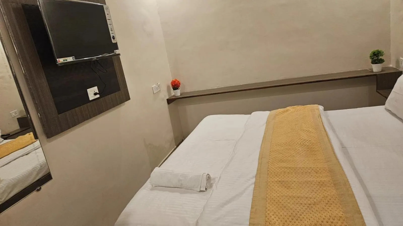 Bed in Bluebells Varanasi