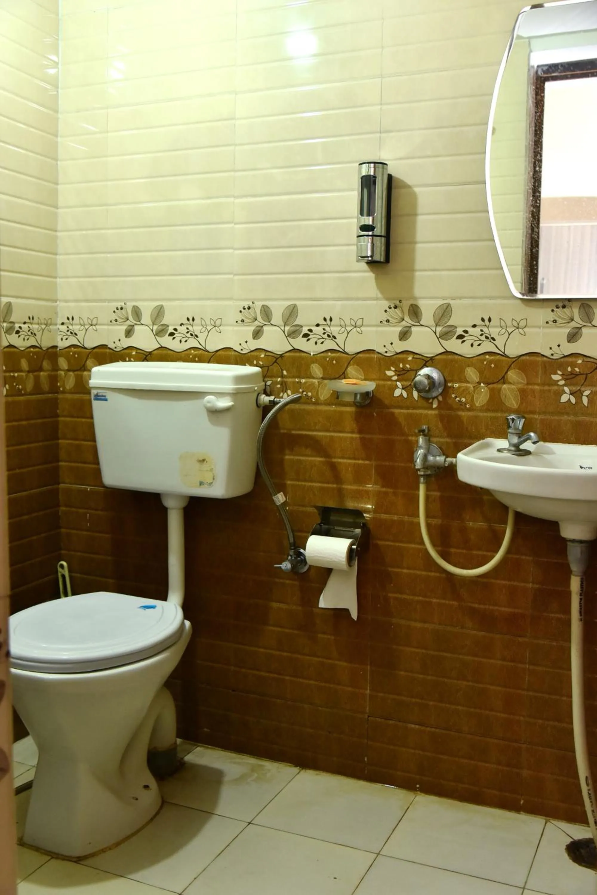 Bathroom in Bluebells Varanasi