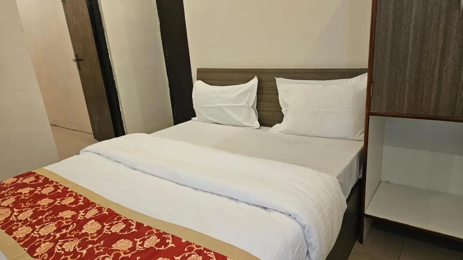 Bed in Bluebells Varanasi