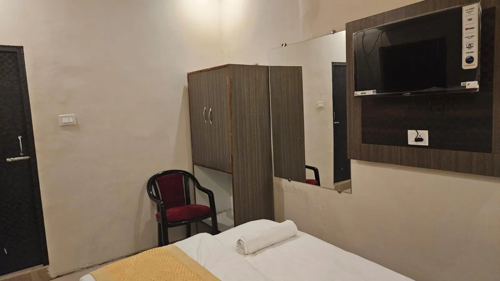 Bed in Bluebells Varanasi