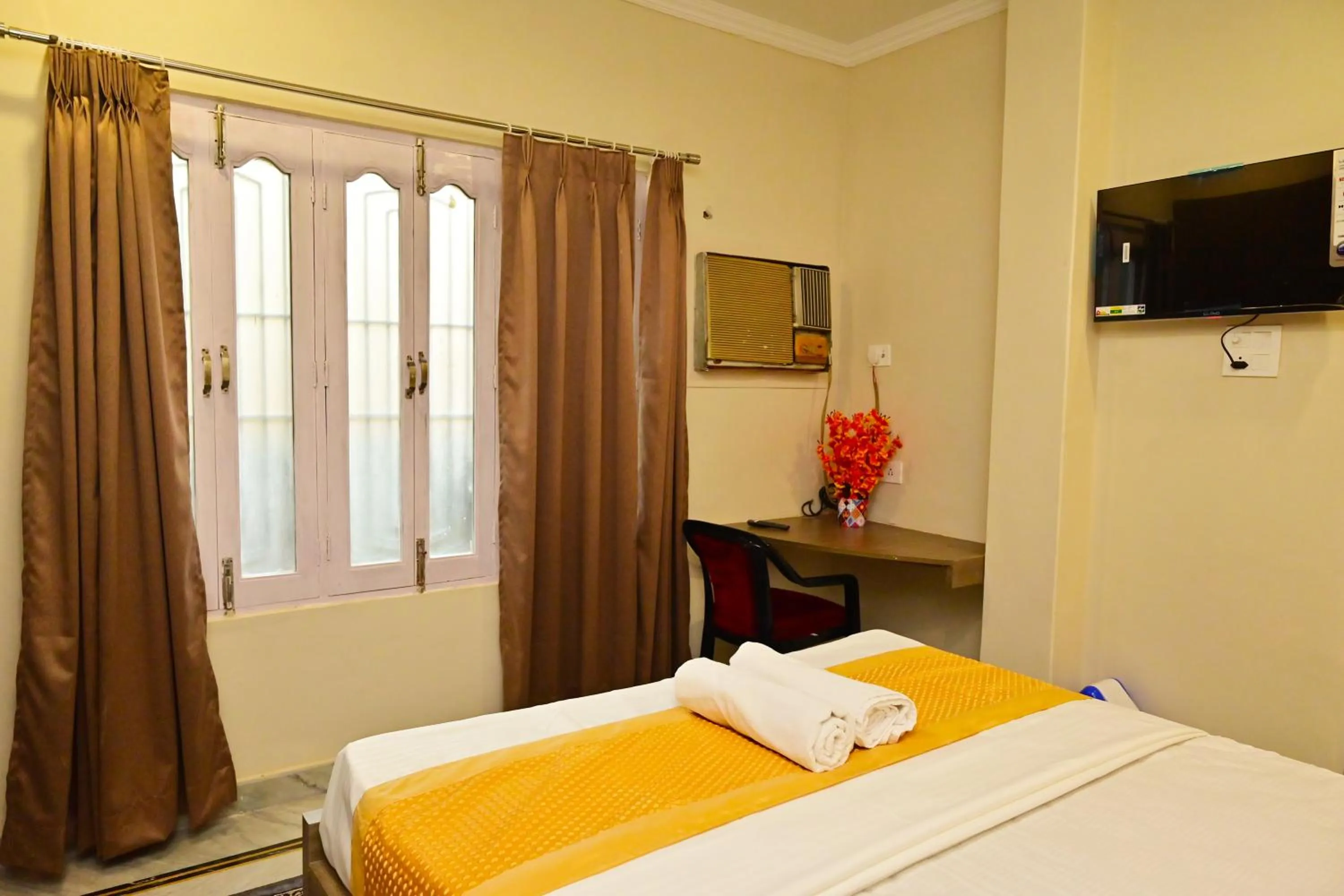 Bedroom, Bed in Bluebells Varanasi