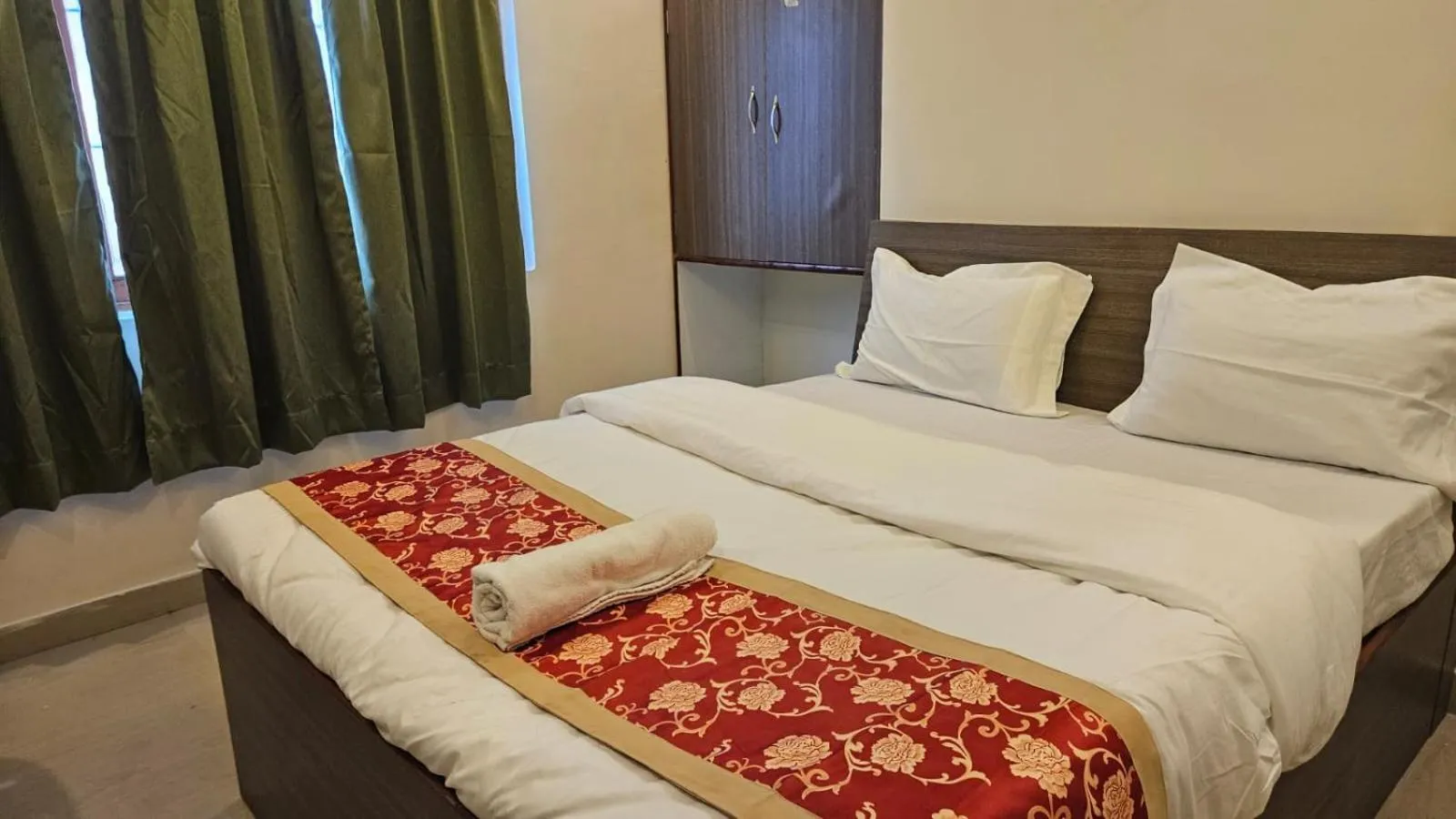 Bed in Bluebells Varanasi