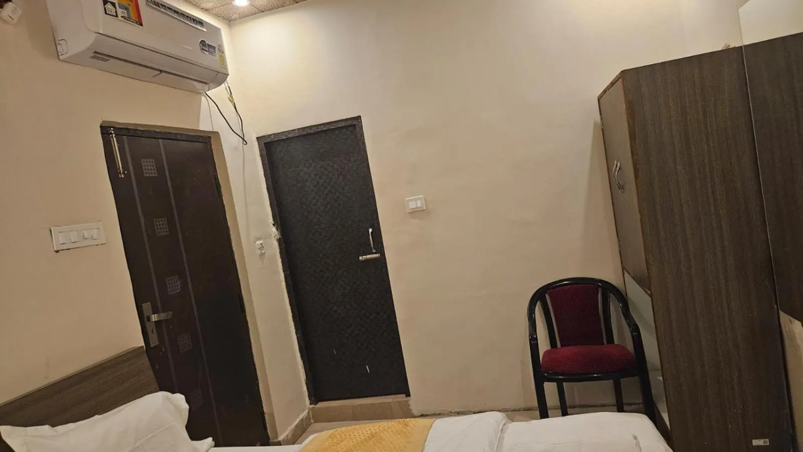 Bed in Bluebells Varanasi