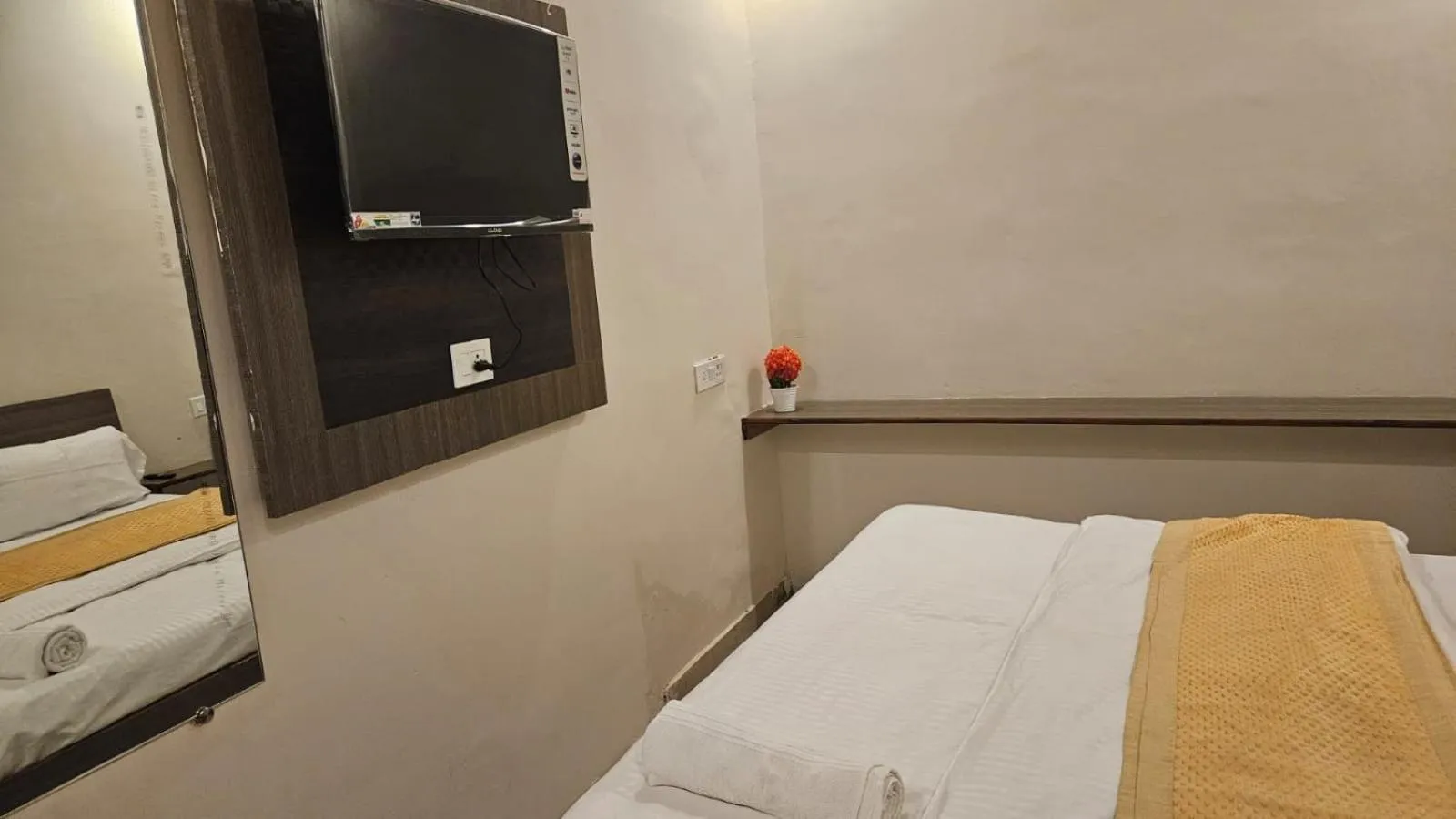 Bed in Bluebells Varanasi