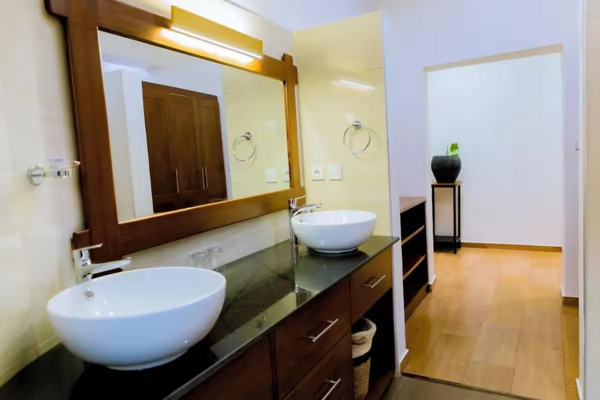 Bathroom in The Little Hill Boutique Hotel